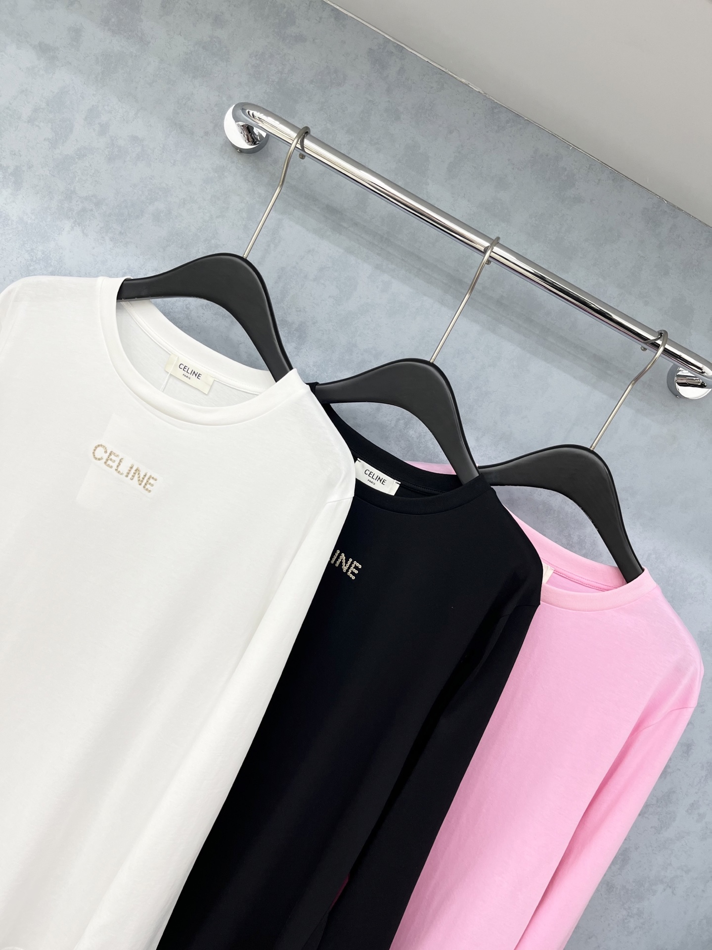 🛒𝐍𝐄𝐖 · 𝟐𝟎𝟐5/爆款现货原单品质 Celi*｜精致订钻长袖T恤高订面料 亲肤透气舒适标志性字母图