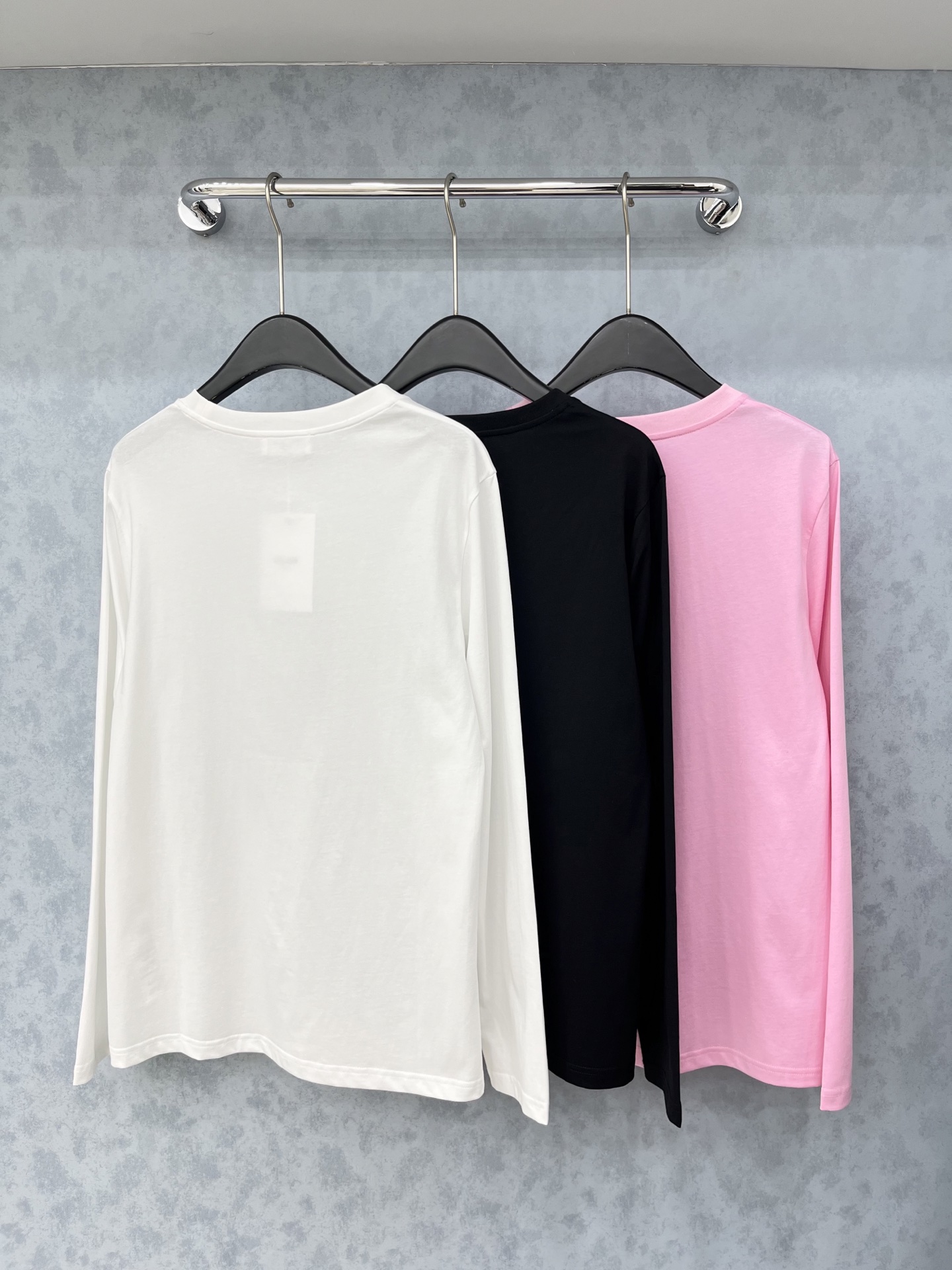 🛒𝐍𝐄𝐖 · 𝟐𝟎𝟐5/爆款现货原单品质 Celi*｜精致订钻长袖T恤高订面料 亲肤透气舒适标志性字母图