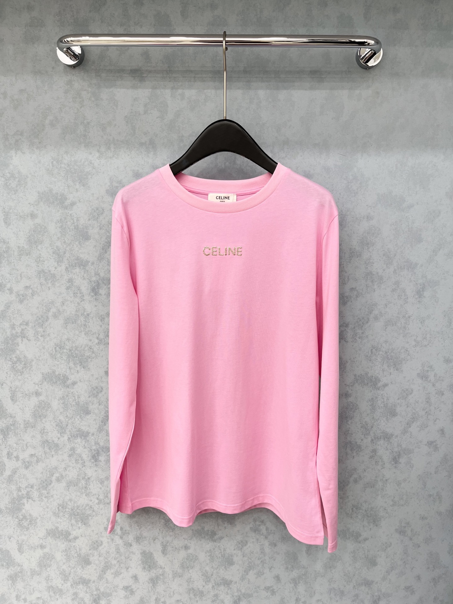 🛒𝐍𝐄𝐖 · 𝟐𝟎𝟐5/爆款现货原单品质 Celi*｜精致订钻长袖T恤高订面料 亲肤透气舒适标志性字母图