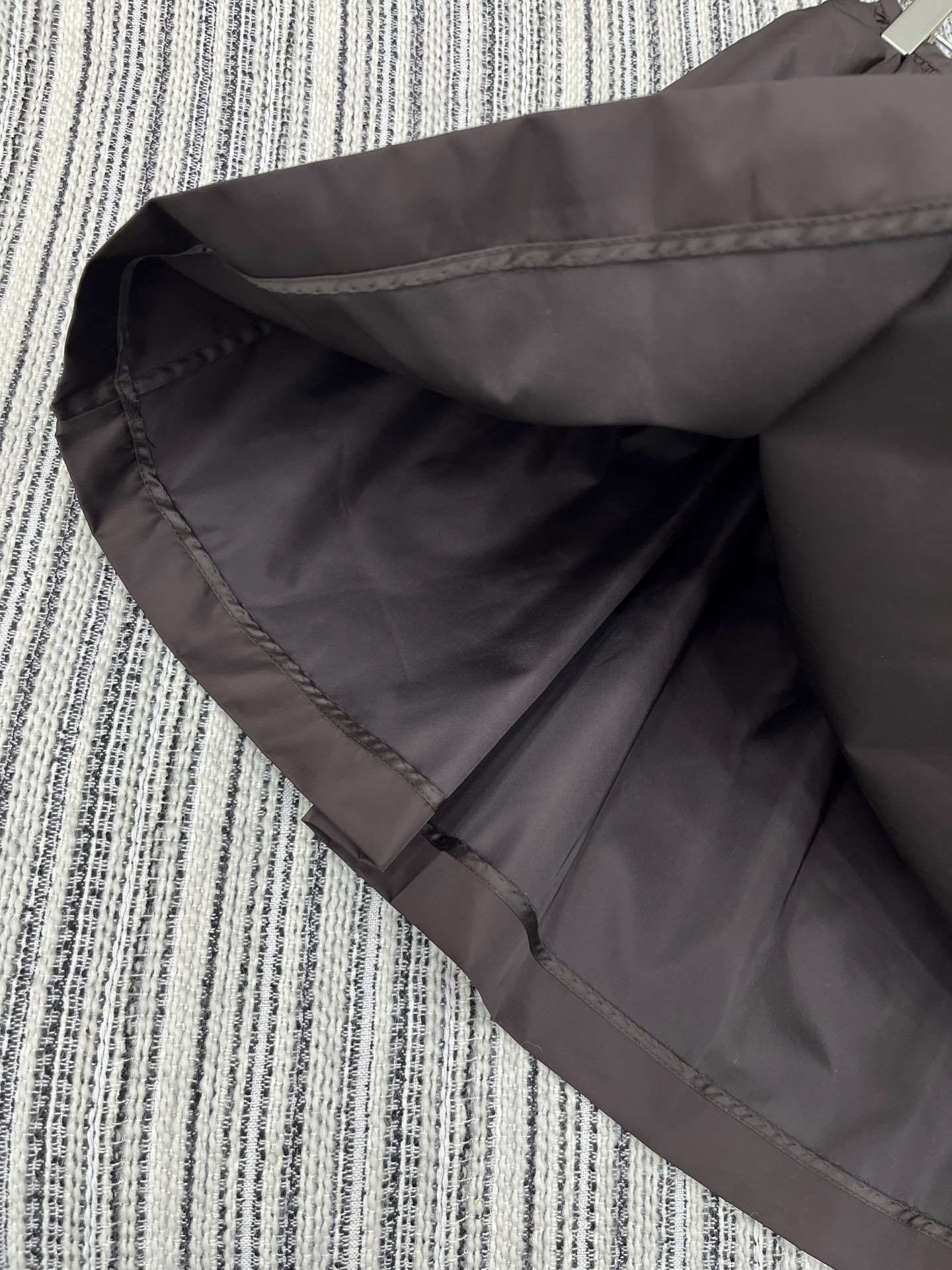 🛒𝐍𝐄𝐖 · 𝟐𝟎𝟐5/爆款原单品质 Miu Mi*｜ 2025新品尼龙松紧腰休闲半裙定制YB进口材质 