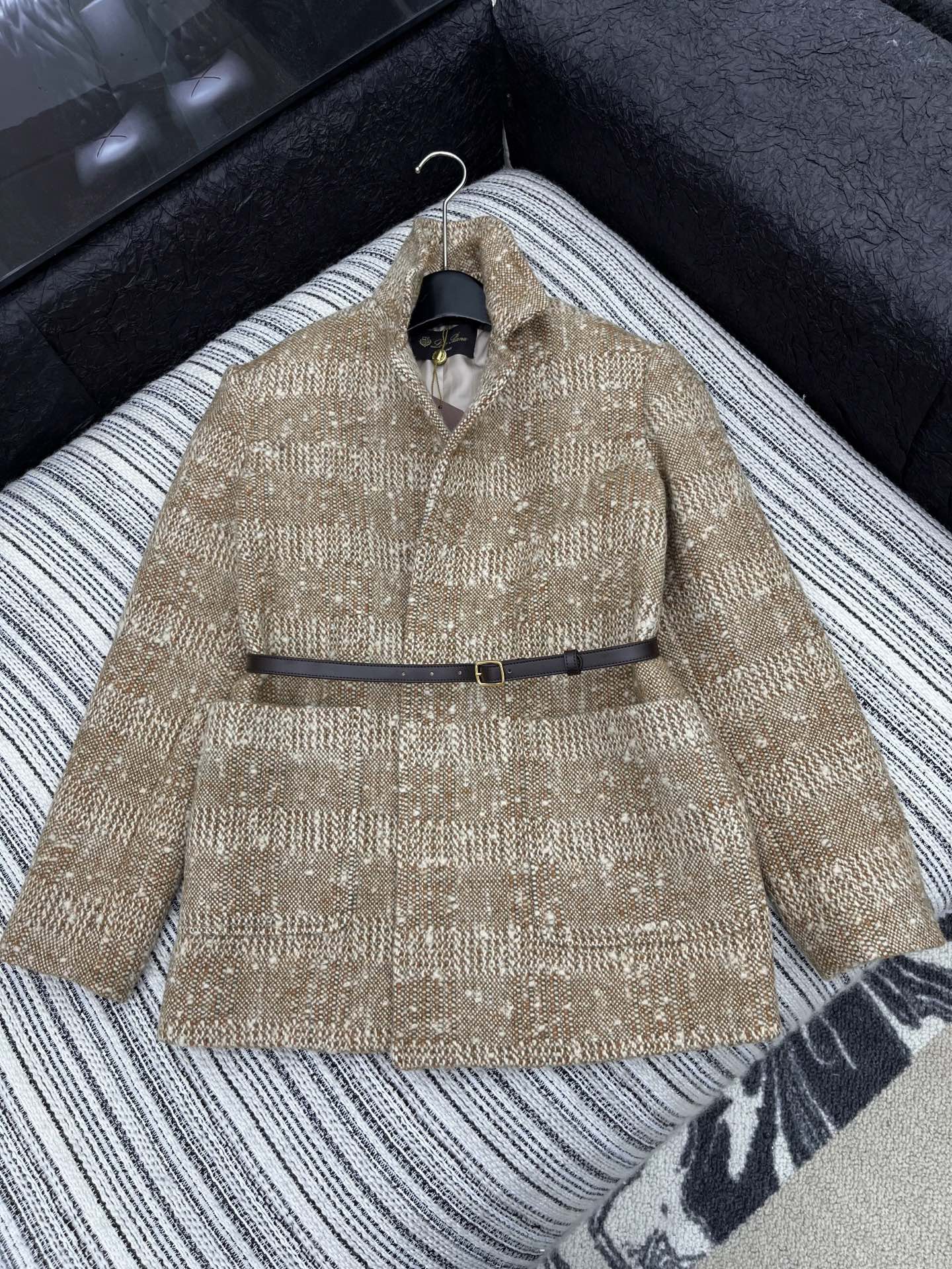 🛒𝐍𝐄𝐖 · 𝟐𝟎𝟐5/爆款现货原单品质 Lp*｜25秋冬新品粗花呢立领外套混色纱线设计 大工厂订制！羊