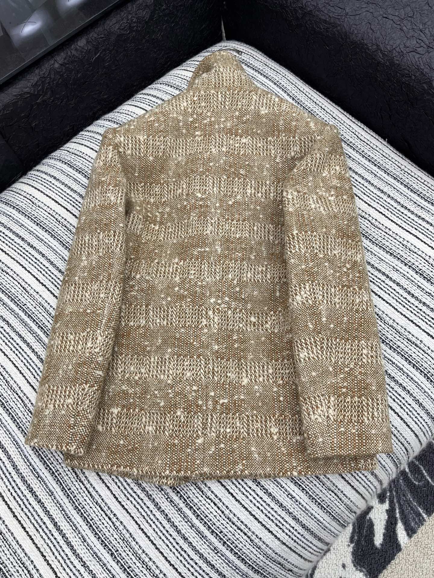 🛒𝐍𝐄𝐖 · 𝟐𝟎𝟐5/爆款现货原单品质 Lp*｜25秋冬新品粗花呢立领外套混色纱线设计 大工厂订制！羊