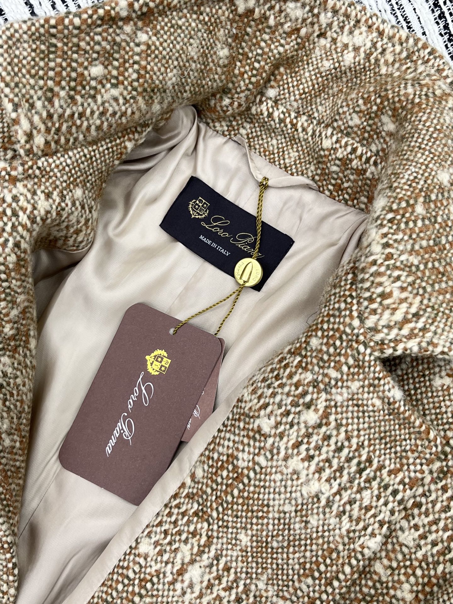 🛒𝐍𝐄𝐖 · 𝟐𝟎𝟐5/爆款现货原单品质 Lp*｜25秋冬新品粗花呢立领外套混色纱线设计 大工厂订制！羊