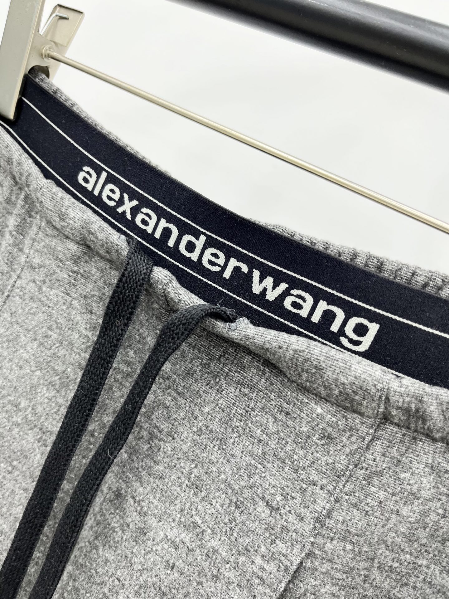 🛒𝐍𝐄𝐖 · 𝟐𝟎𝟐5/爆款现货原单品质 Alex*｜抽绳双腰头羊毛呢休闲裤高品质面料质感柔软细腻舒适减