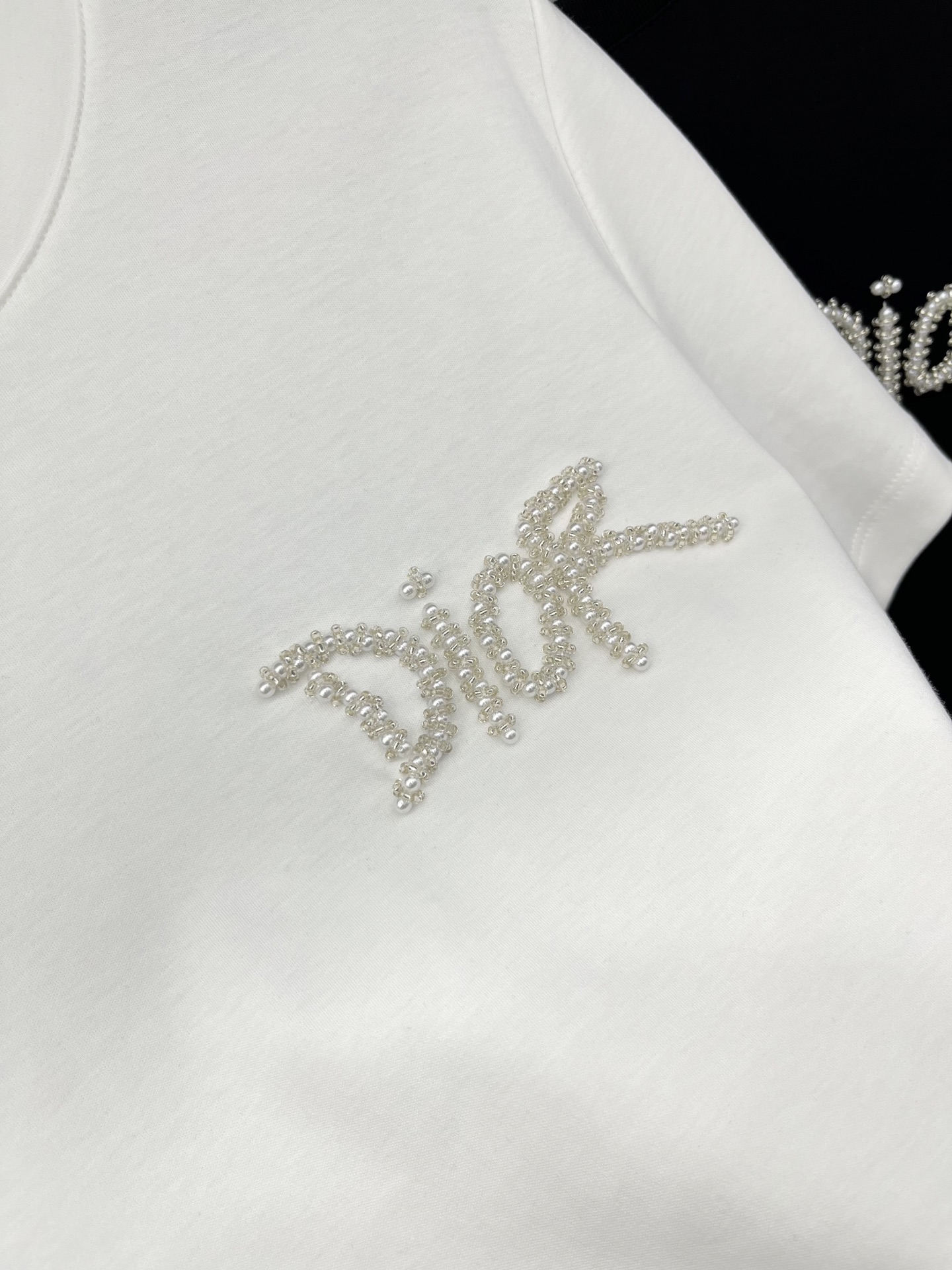 🛒𝐍𝐄𝐖 · 𝟐𝟎𝟐5/爆款现货原单品质 Dio*｜精致订钻短袖T恤高订面料 亲肤透气舒适标志性字母图案