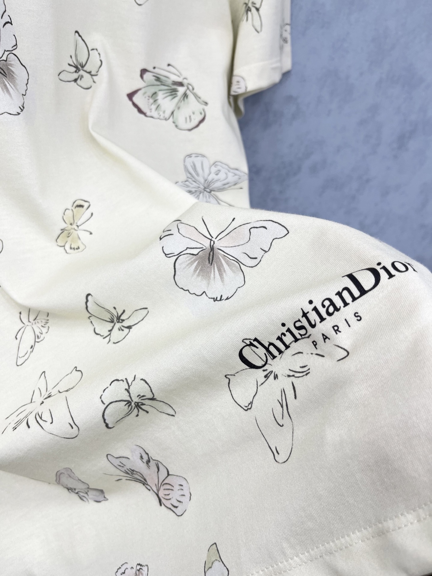 🛒𝐍𝐄𝐖 · 𝟐𝟎𝟐5/爆款现货原单品质 Dio*｜精致满身印花短袖T恤高订面料 亲肤透气舒适标志性字母