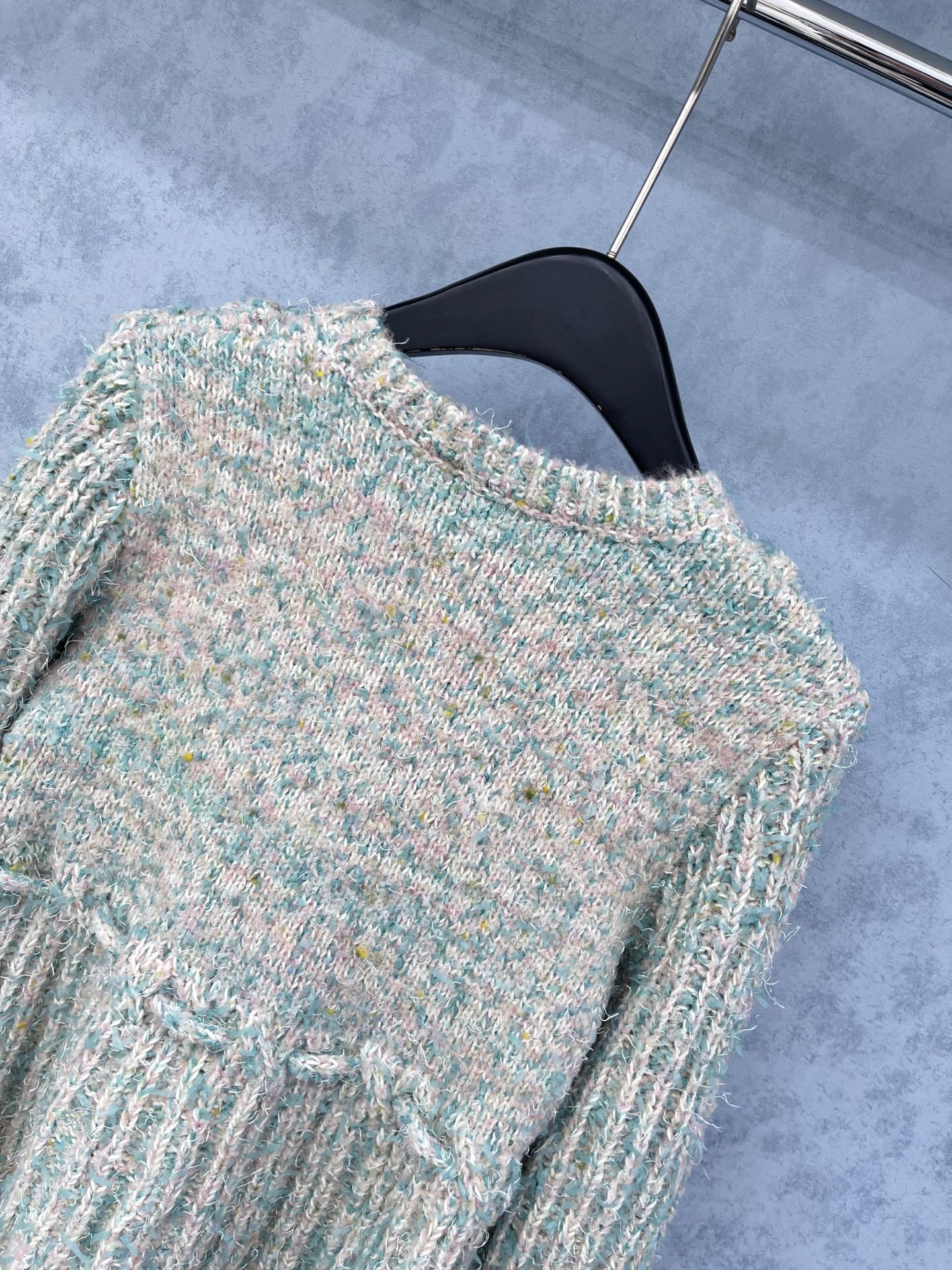 🛒𝐍𝐄𝐖 · 𝟐𝟎𝟐5/爆款现货原单品质 Chan*｜25中古系列重工抽绳手工钩花圆领外套独家订制纱线 