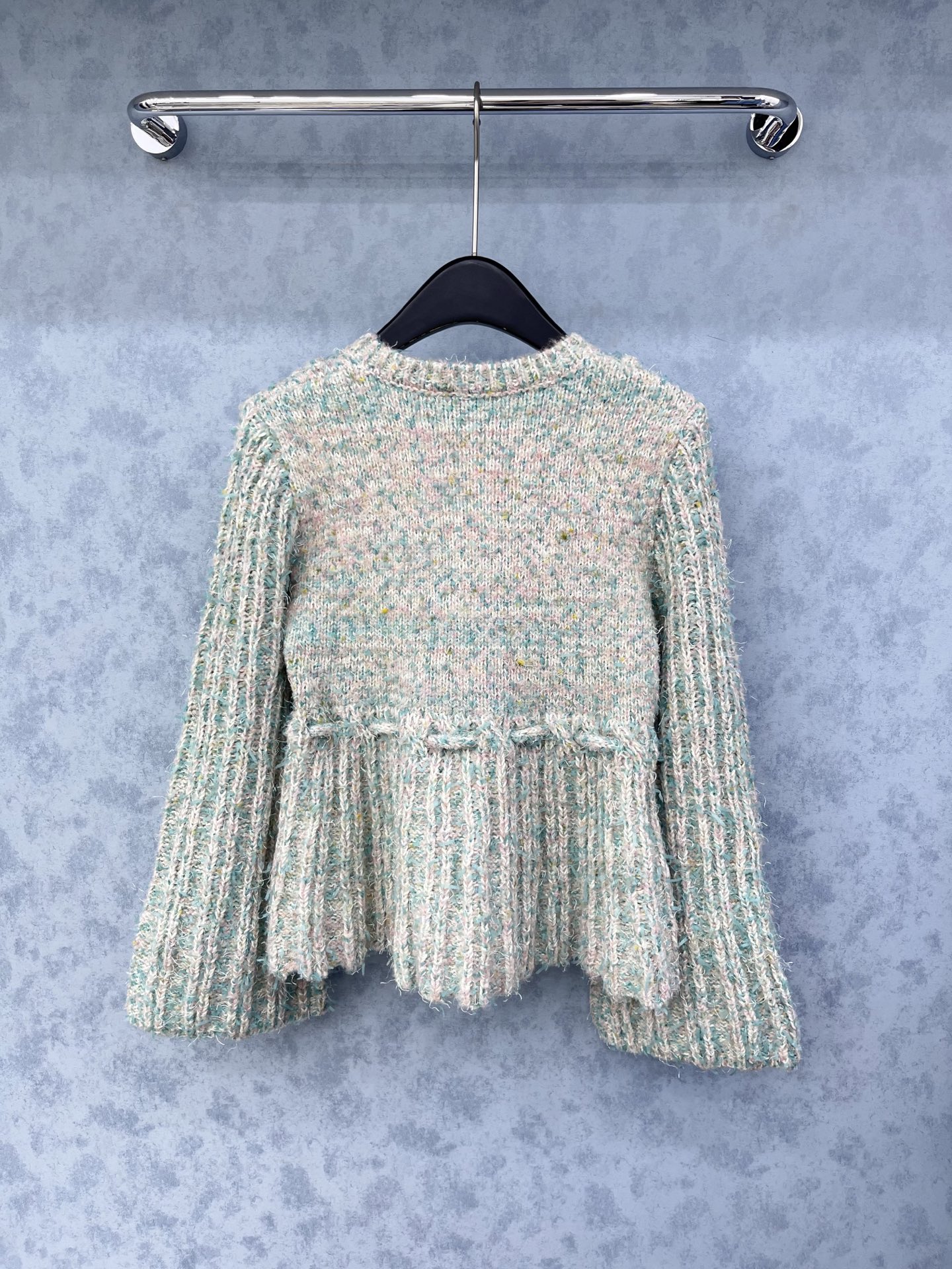 🛒𝐍𝐄𝐖 · 𝟐𝟎𝟐5/爆款现货原单品质 Chan*｜25中古系列重工抽绳手工钩花圆领外套独家订制纱线 