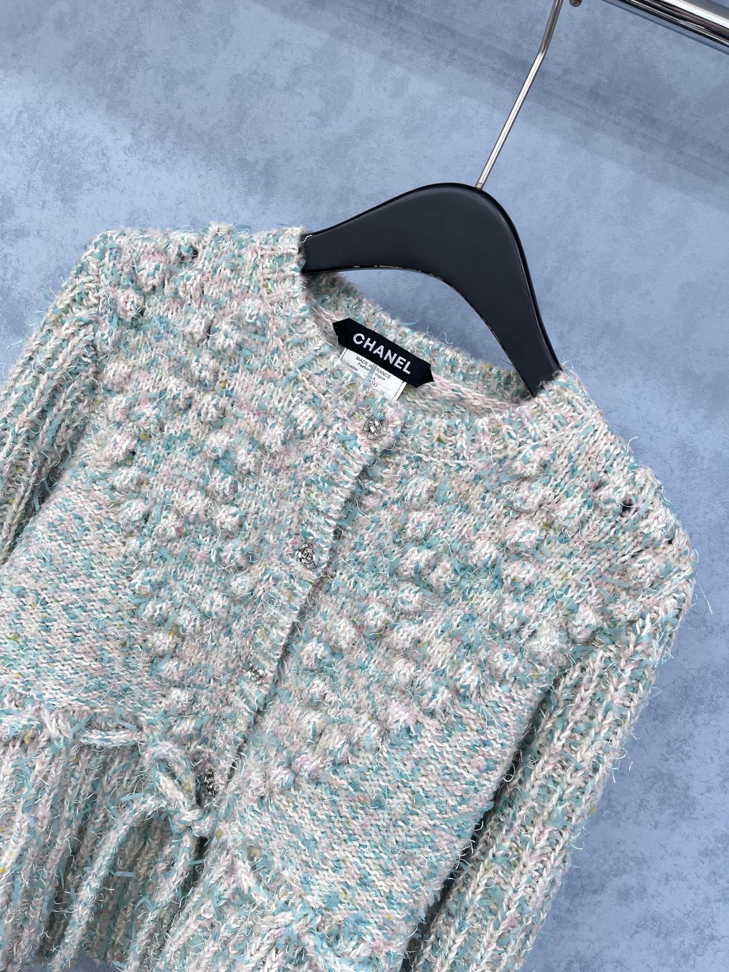 🛒𝐍𝐄𝐖 · 𝟐𝟎𝟐5/爆款现货原单品质 Chan*｜25中古系列重工抽绳手工钩花圆领外套独家订制纱线 