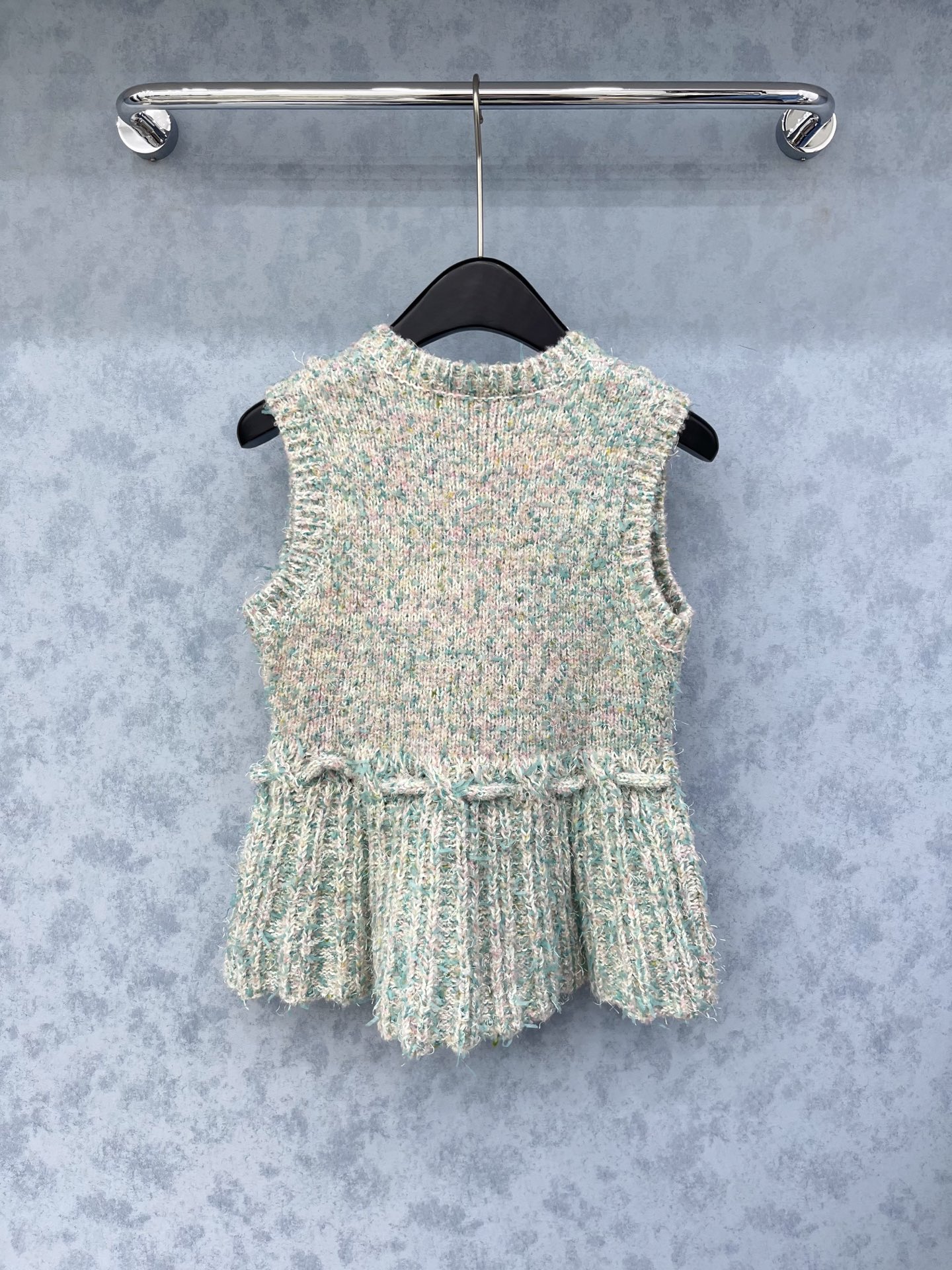 🛒𝐍𝐄𝐖 · 𝟐𝟎𝟐5/爆款现货原单品质 Chan*｜25中古系列重工抽绳手工钩花圆领背心外套独家订制纱