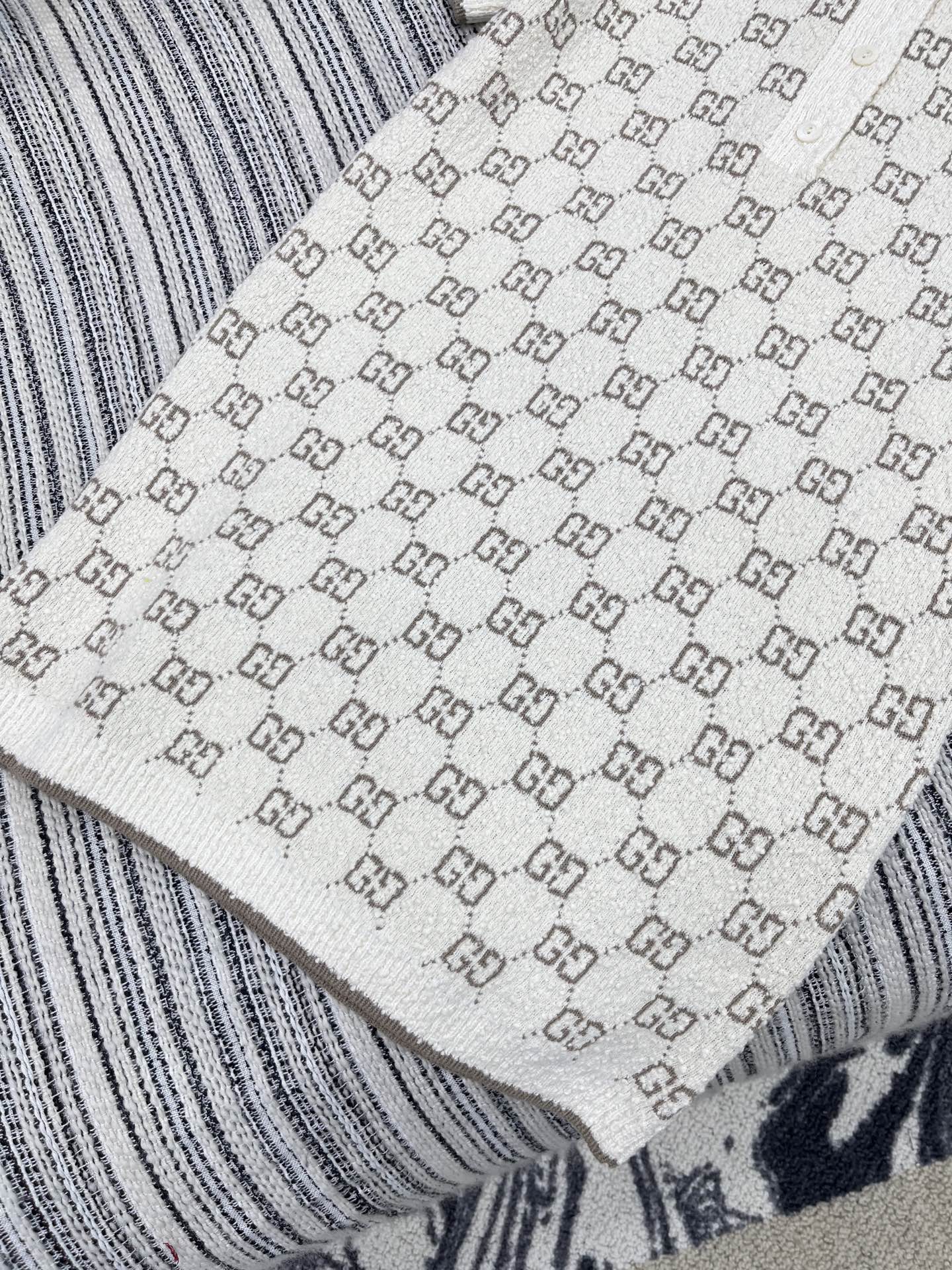 🛒𝐍𝐄𝐖 · 𝟐𝟎𝟐5/爆款现货原单品质 Gucc*｜25新品短袖翻领针织裙精致常规版型上身巨显瘦！定制