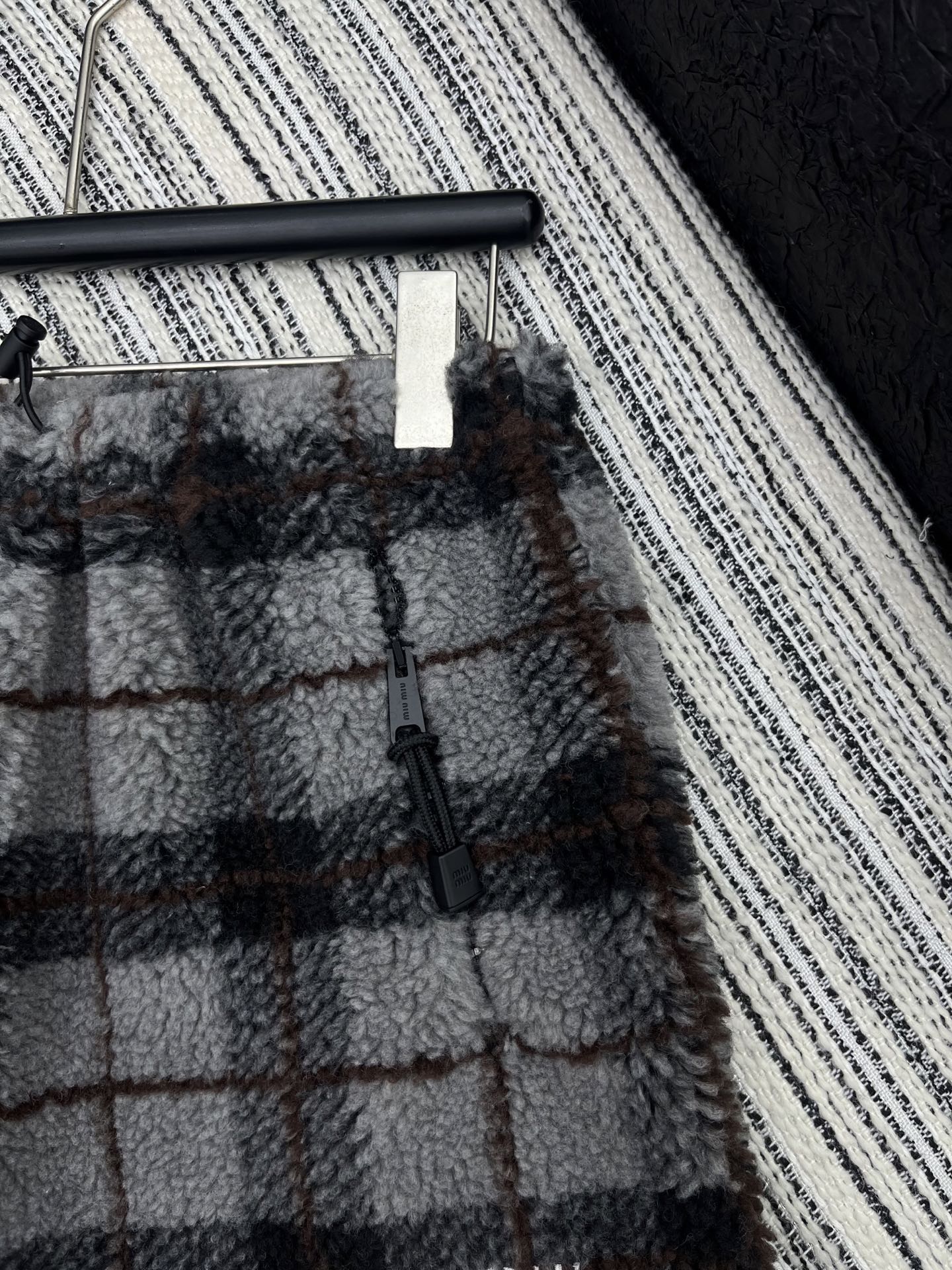 🛒𝐍𝐄𝐖 · 𝟐𝟎𝟐5/爆款现货【原版定制】 Miu Mi *｜2025新品摇粒绒松紧半裙对比🆚品质 定