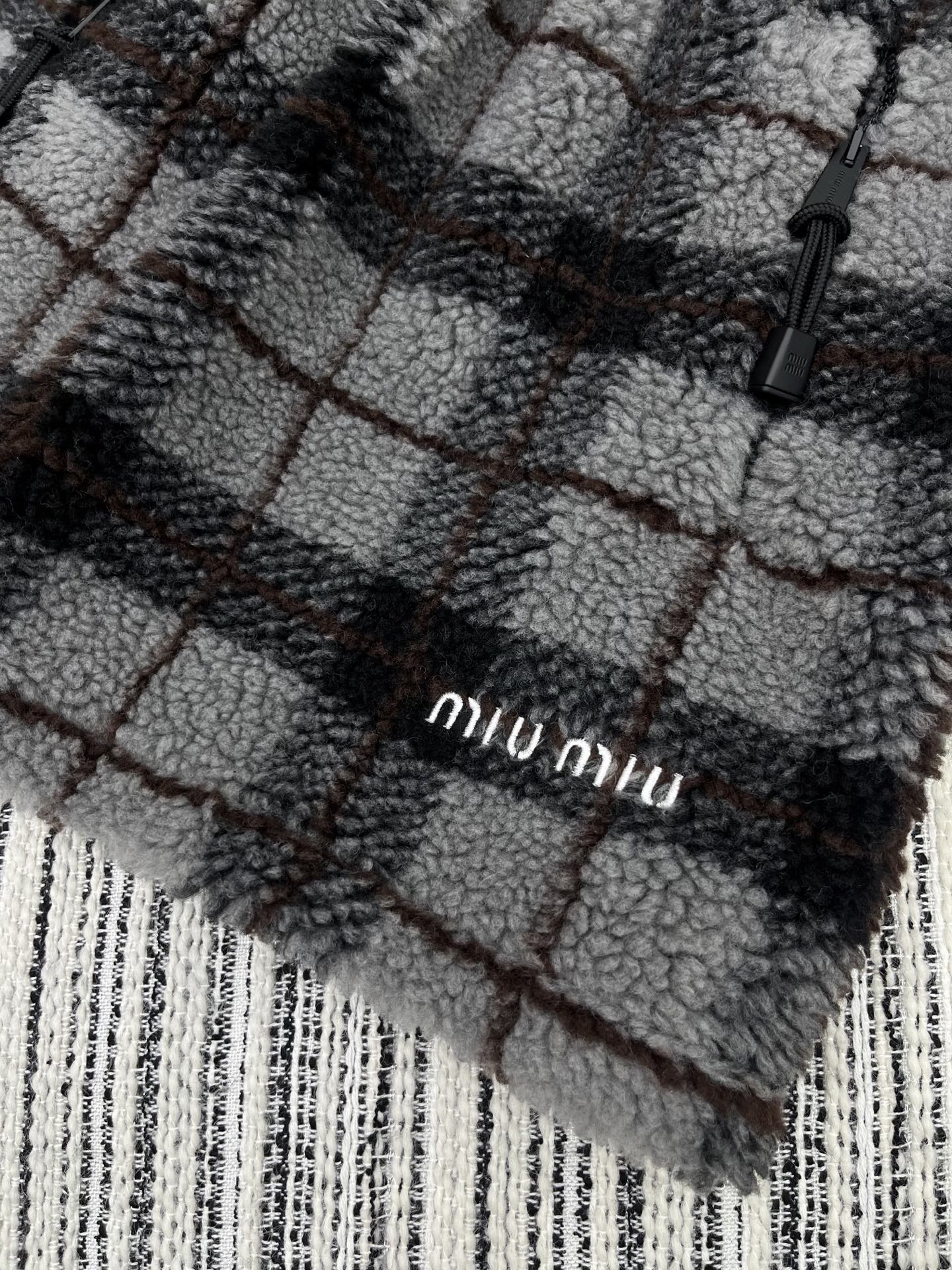 🛒𝐍𝐄𝐖 · 𝟐𝟎𝟐5/爆款现货【原版定制】 Miu Mi *｜2025新品摇粒绒松紧半裙对比🆚品质 定