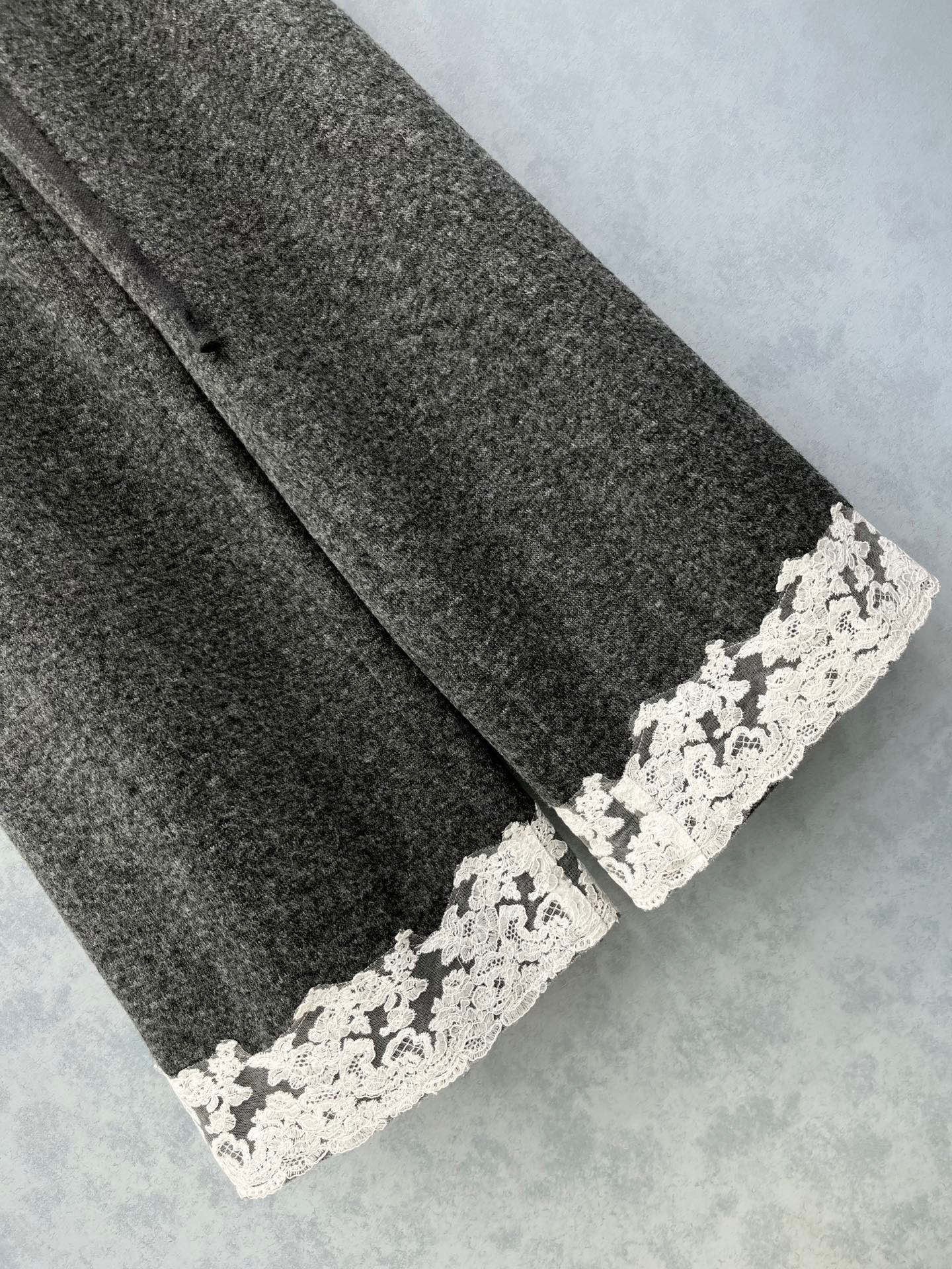 🛒𝐍𝐄𝐖 · 𝟐𝟎𝟐5/爆款现货原单品质 Miu Mi*｜2025新品加厚羊毛休闲裤高品质羊毛🦙 ，软软