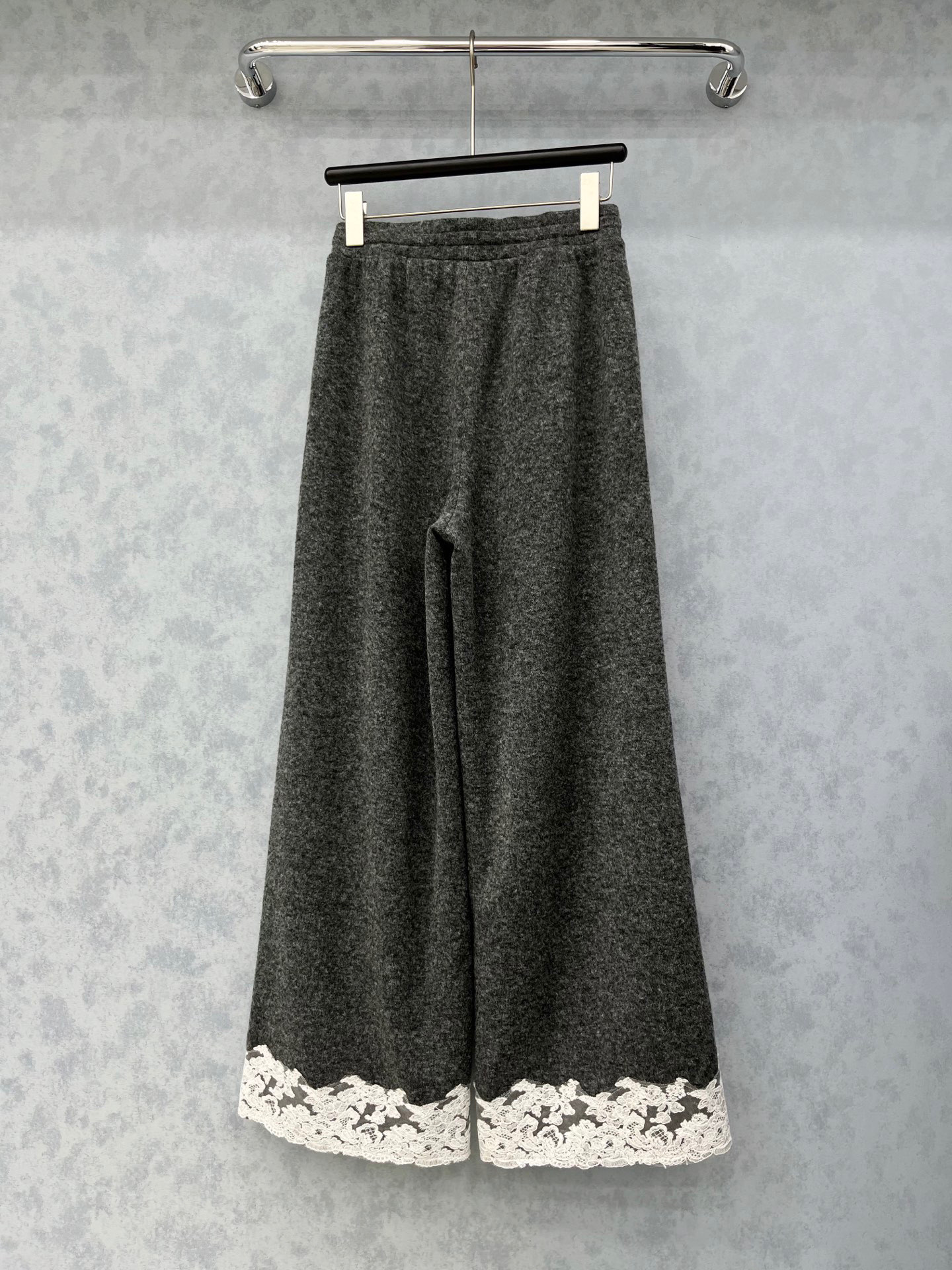 🛒𝐍𝐄𝐖 · 𝟐𝟎𝟐5/爆款现货原单品质 Miu Mi*｜2025新品加厚羊毛休闲裤高品质羊毛🦙 ，软软