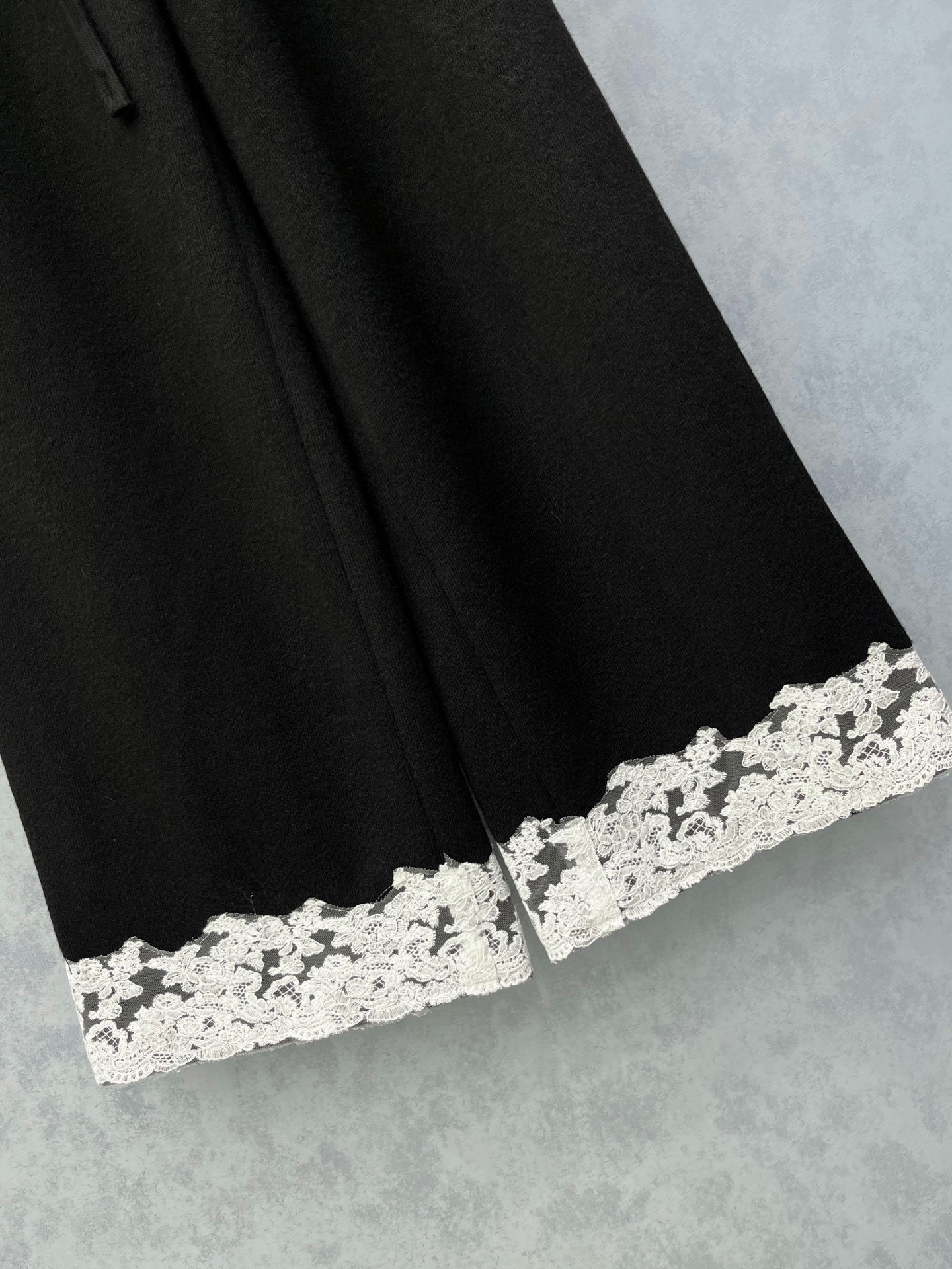 🛒𝐍𝐄𝐖 · 𝟐𝟎𝟐5/爆款现货原单品质 Miu Mi*｜2025新品加厚羊毛休闲裤高品质羊毛🦙 ，软软