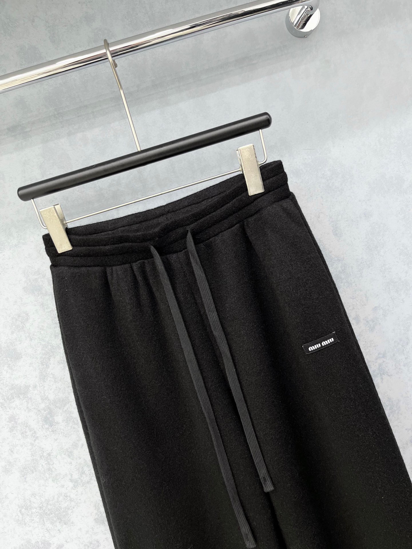 🛒𝐍𝐄𝐖 · 𝟐𝟎𝟐5/爆款现货原单品质 Miu Mi*｜2025新品加厚羊毛休闲裤高品质羊毛🦙 ，软软