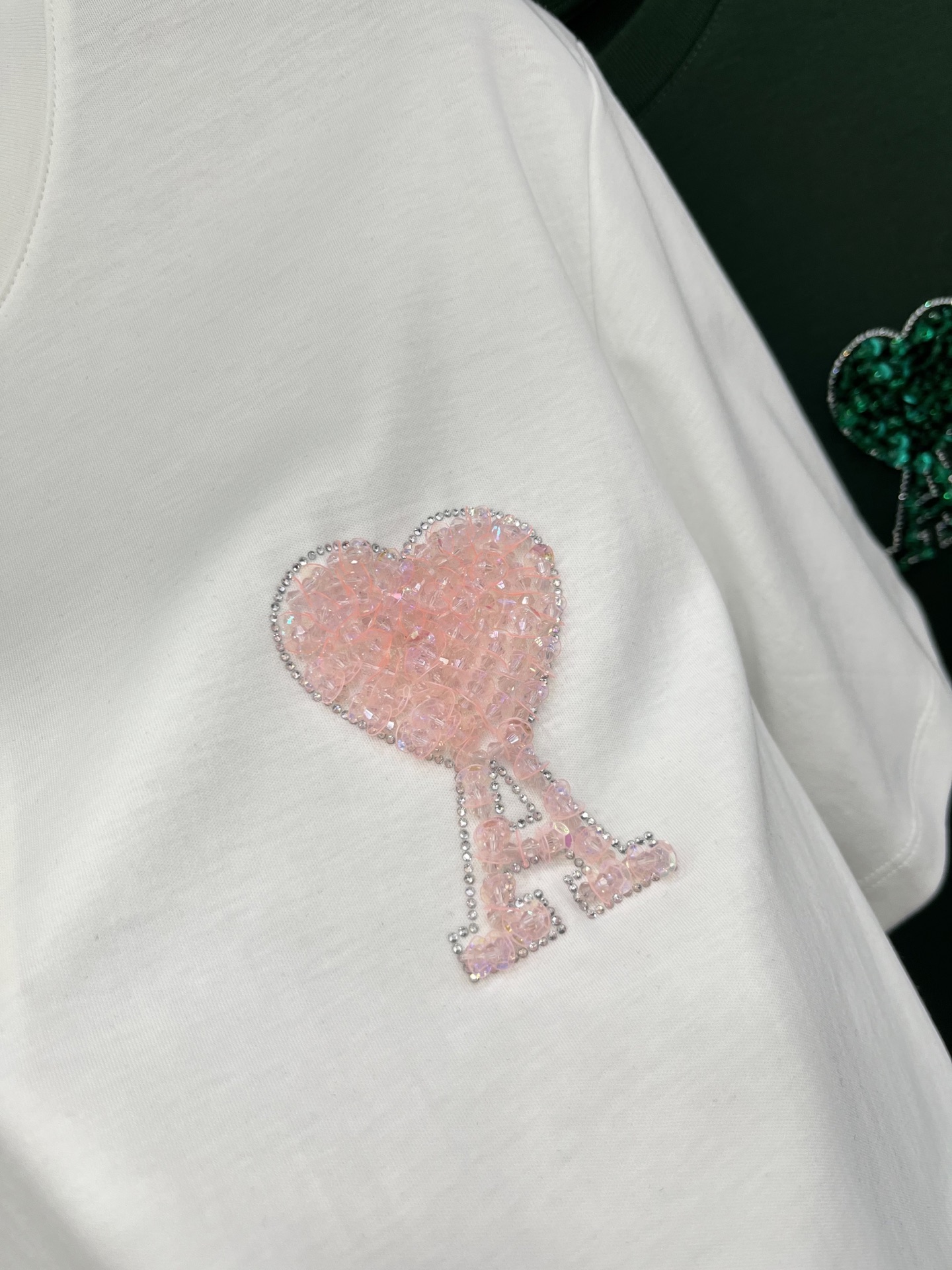 🛒𝐍𝐄𝐖 · 𝟐𝟎𝟐5/爆款现货原单品质 小众*｜精致订钻短袖T恤高订面料 亲肤透气舒适标志性字母图案低