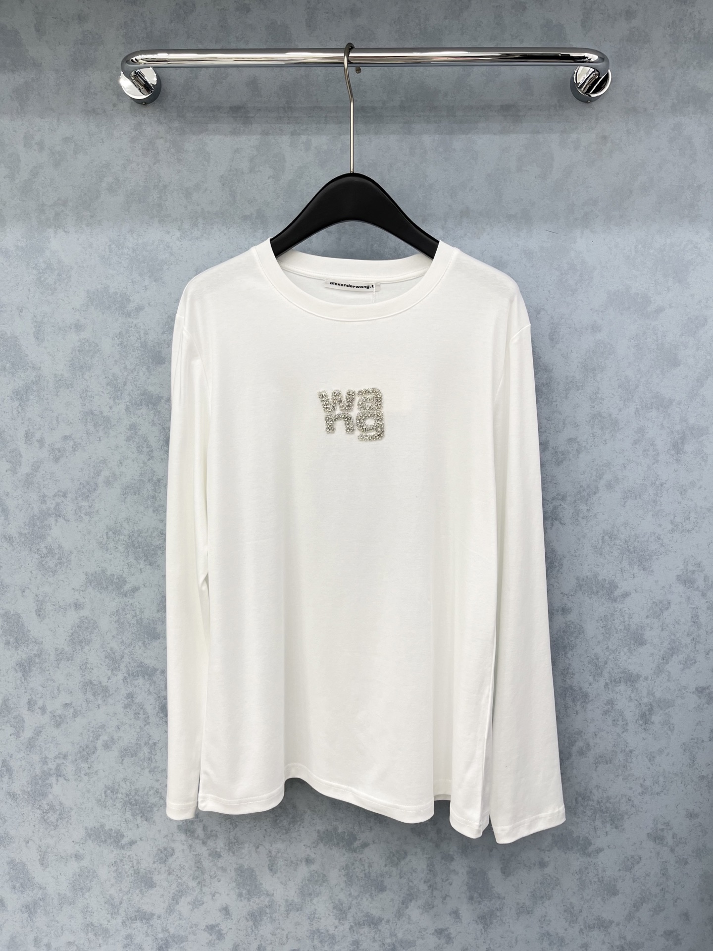 🛒𝐍𝐄𝐖 · 𝟐𝟎𝟐5/爆款现货原单品质 Alex*｜精致订钻长袖T恤高订面料 亲肤透气舒适标志性字母图