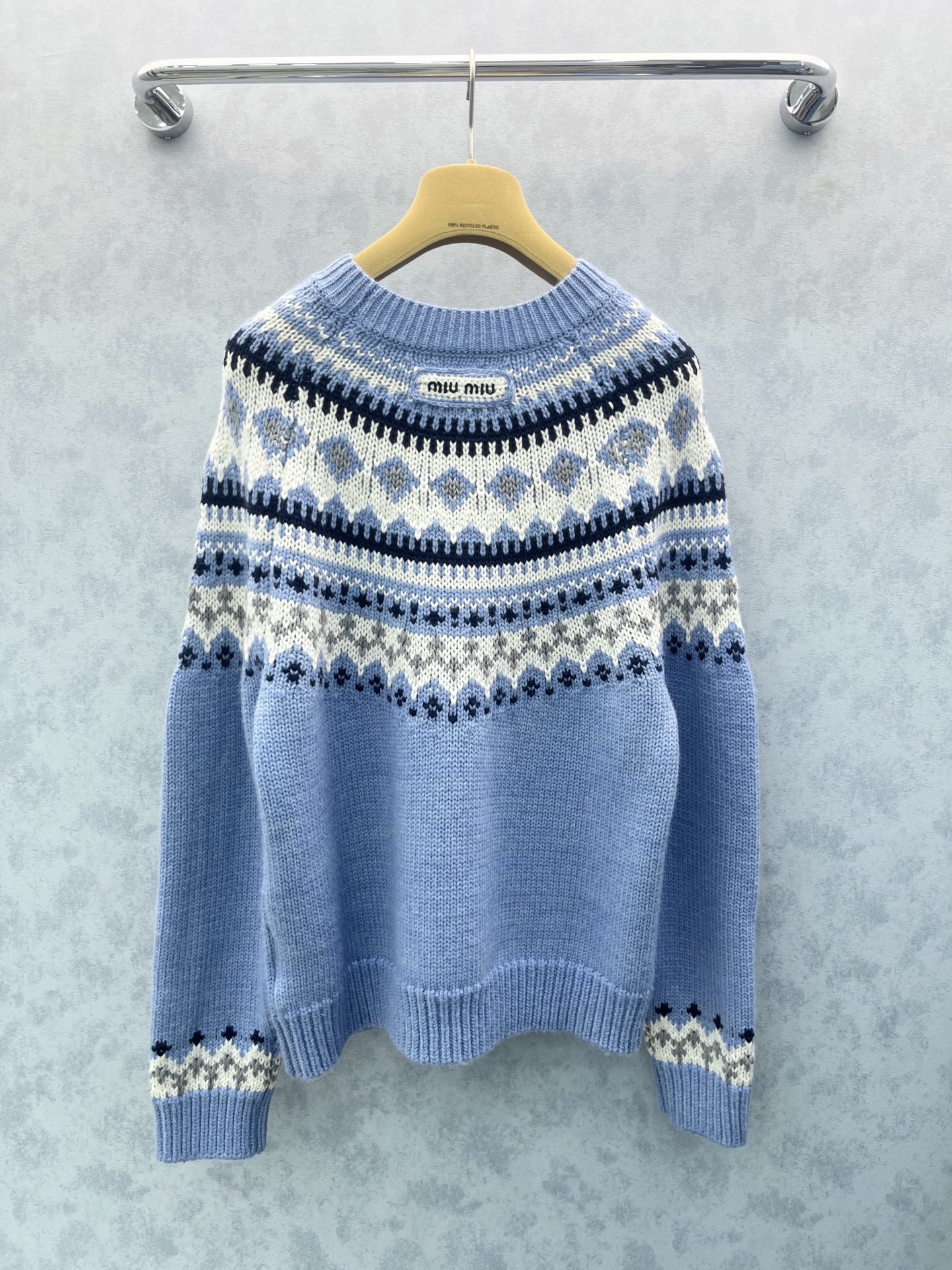 🛒𝐍𝐄𝐖 · 𝟐𝟎𝟐5/爆款现货【原版定制】𝐌𝐢𝐮𝐌𝐢*｜25新款美式羊绒羊毛毛衣 秋意渐浓的氛围感真的