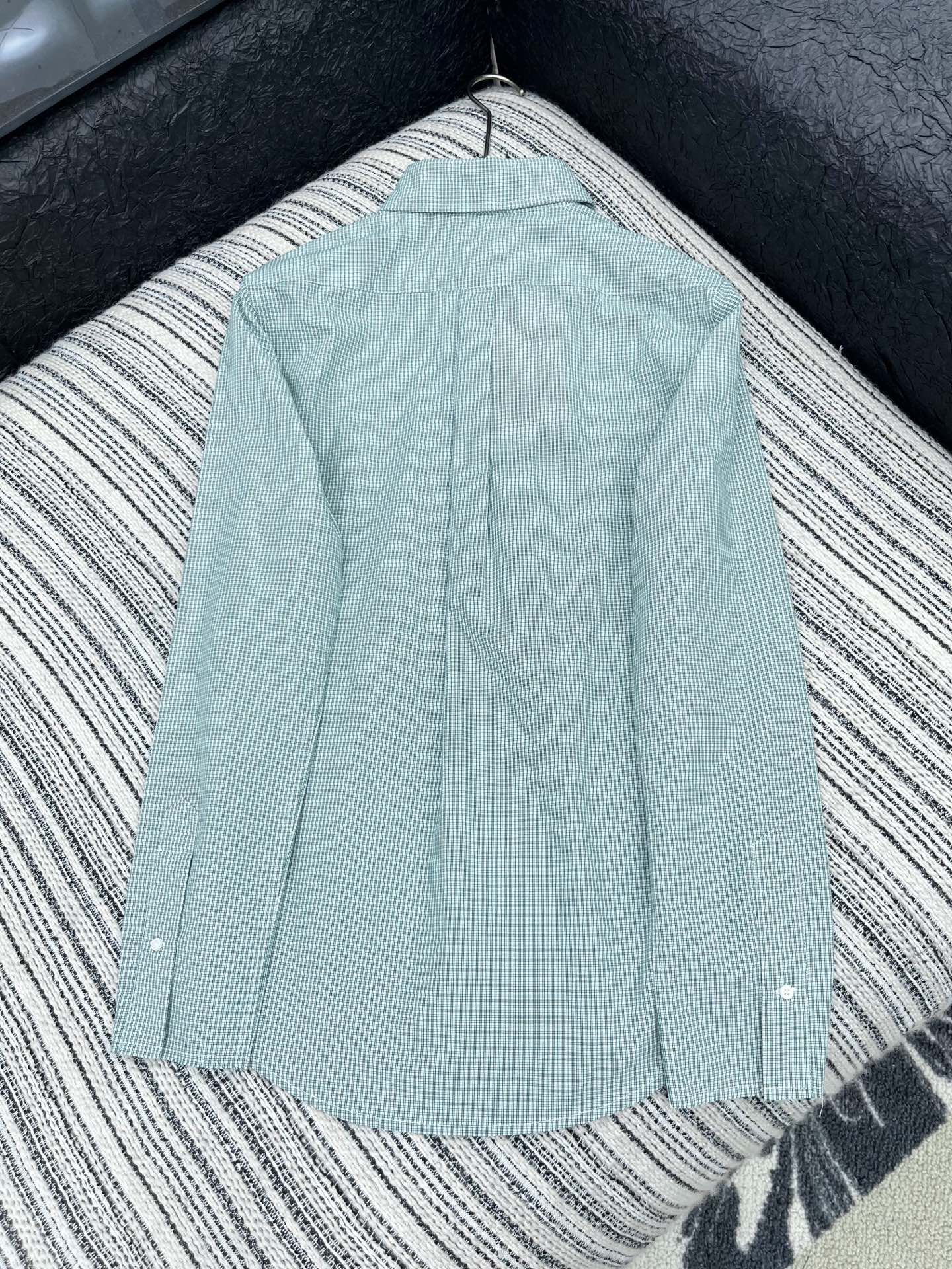 🛒𝐍𝐄𝐖 · 𝟐𝟎𝟐5/爆款现货【原版定制】 Miu Mi *｜2025格纹翻领贴布绣衬衫定制YB材质 