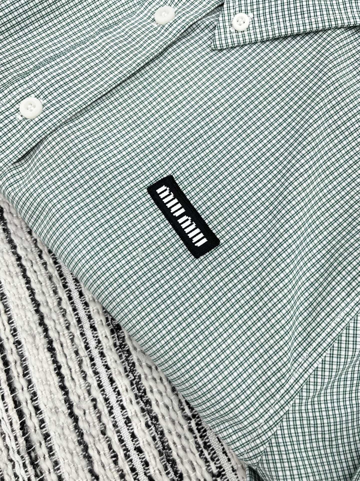 🛒𝐍𝐄𝐖 · 𝟐𝟎𝟐5/爆款现货【原版定制】 Miu Mi *｜2025格纹翻领贴布绣衬衫定制YB材质 
