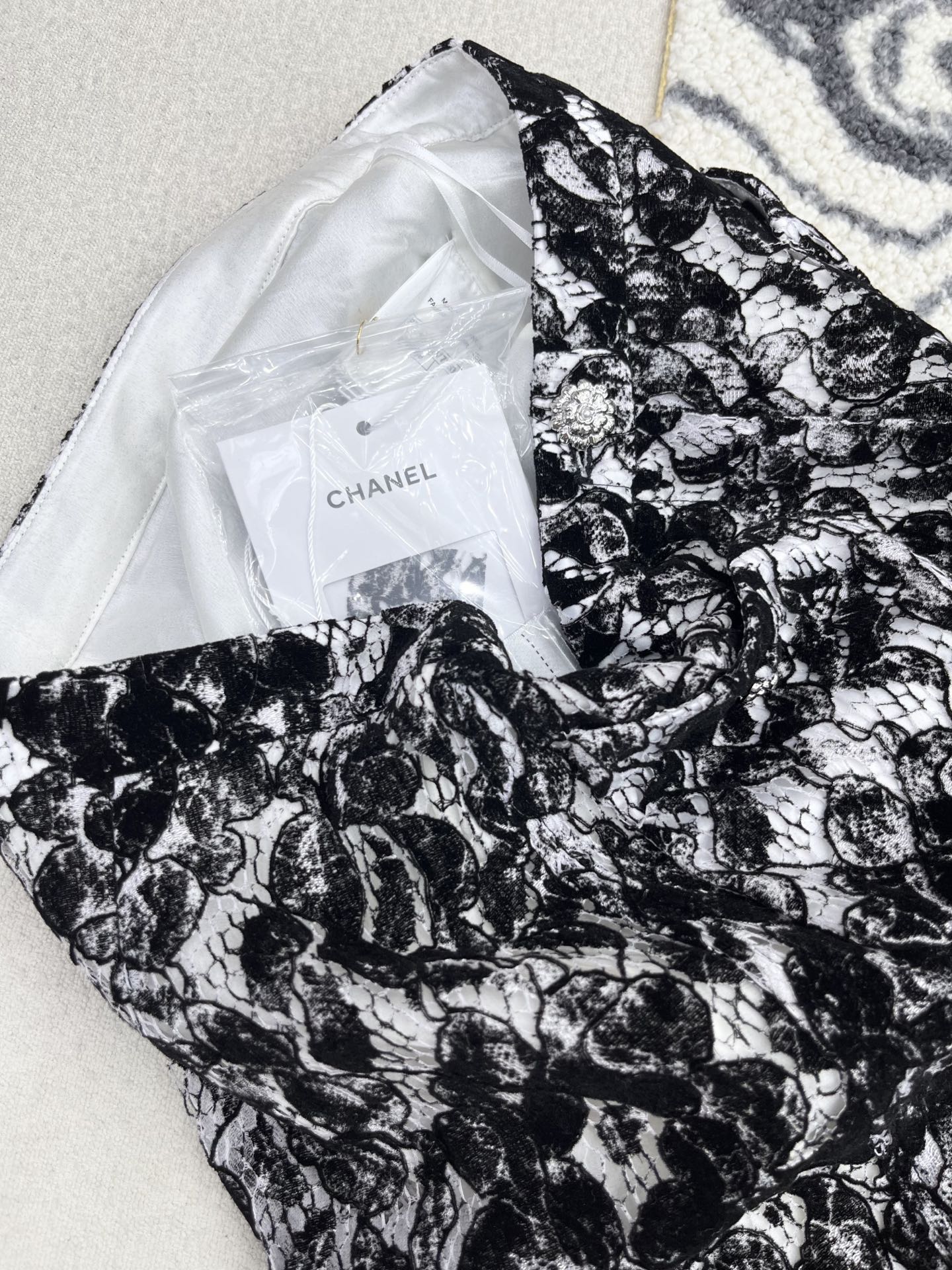 🛒𝐍𝐄𝐖 · 𝟐𝟎𝟐5/爆款【原版定制】Chane*｜ 2025新品蕾丝花边休闲裤 系列款定制YB进口材