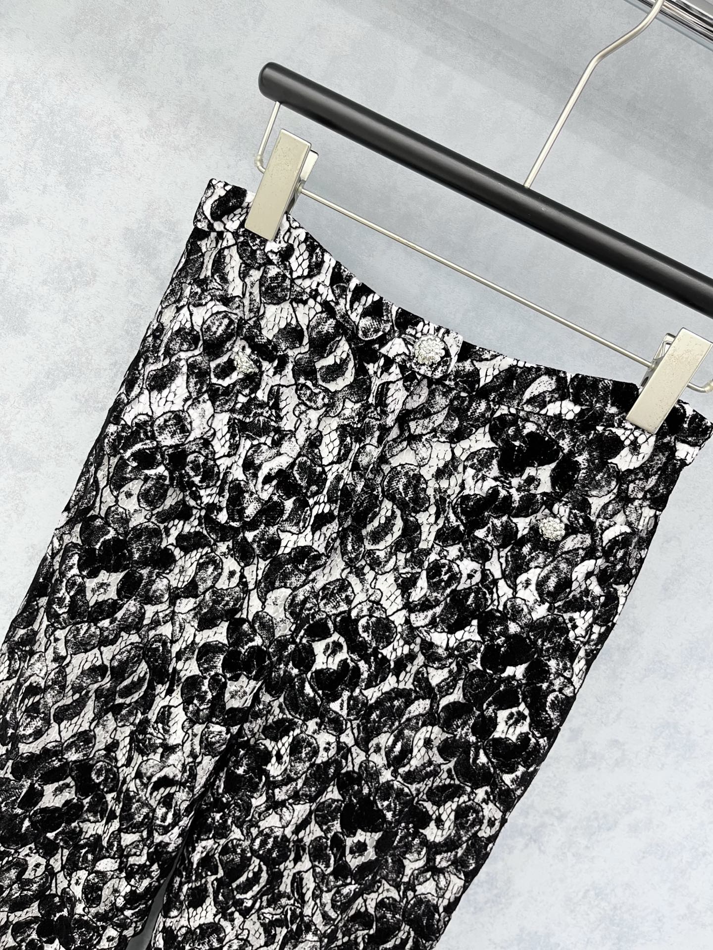 🛒𝐍𝐄𝐖 · 𝟐𝟎𝟐5/爆款【原版定制】Chane*｜ 2025新品蕾丝花边休闲裤 系列款定制YB进口材