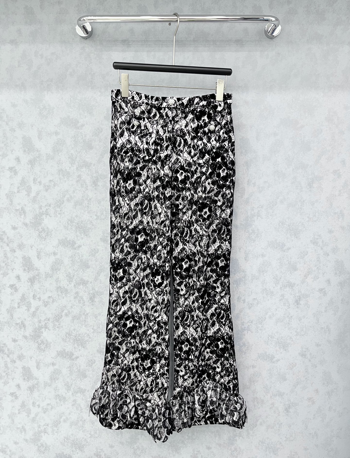 🛒𝐍𝐄𝐖 · 𝟐𝟎𝟐5/爆款【原版定制】Chane*｜ 2025新品蕾丝花边休闲裤 系列款定制YB进口材