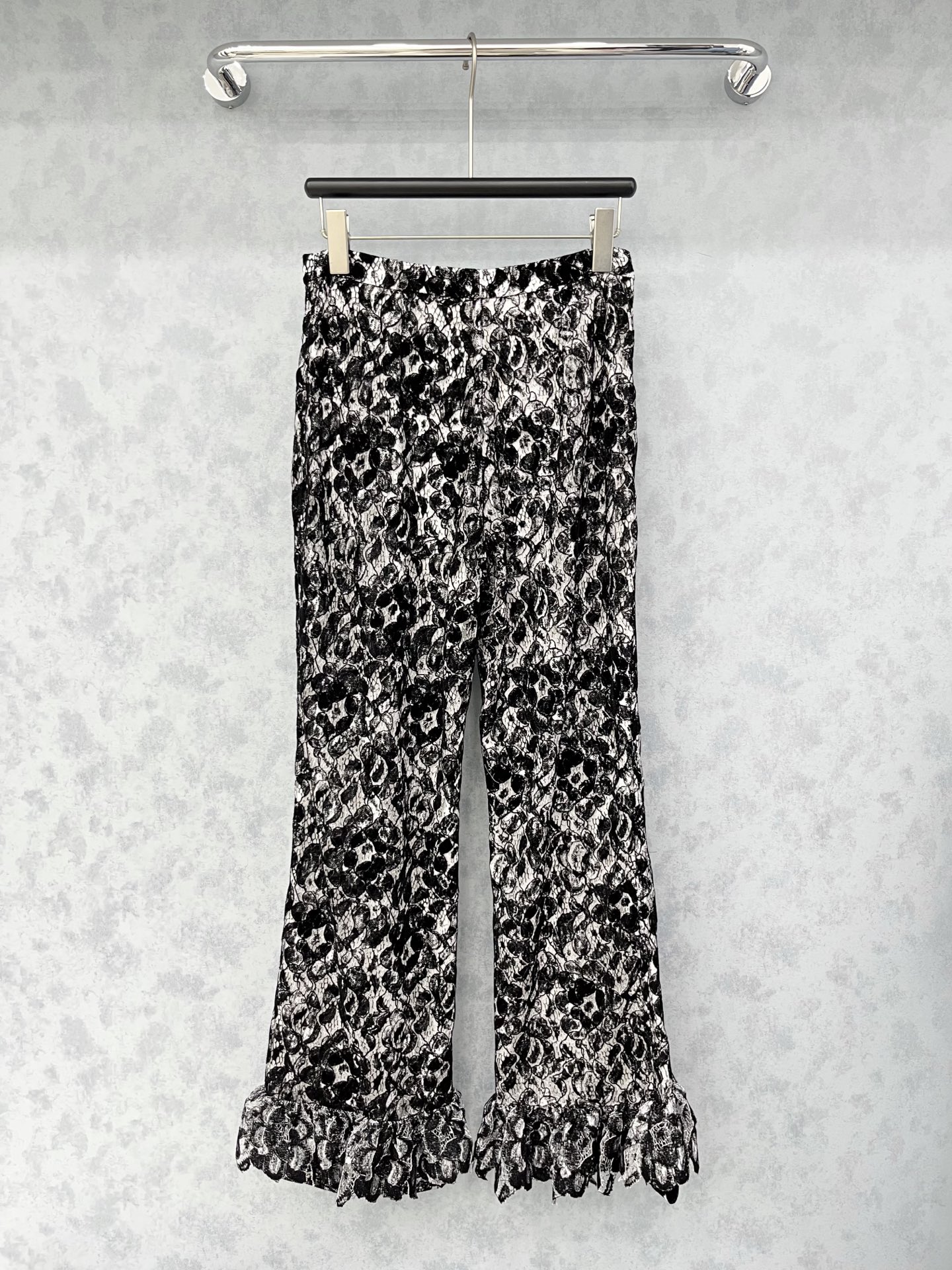 🛒𝐍𝐄𝐖 · 𝟐𝟎𝟐5/爆款【原版定制】Chane*｜ 2025新品蕾丝花边休闲裤 系列款定制YB进口材