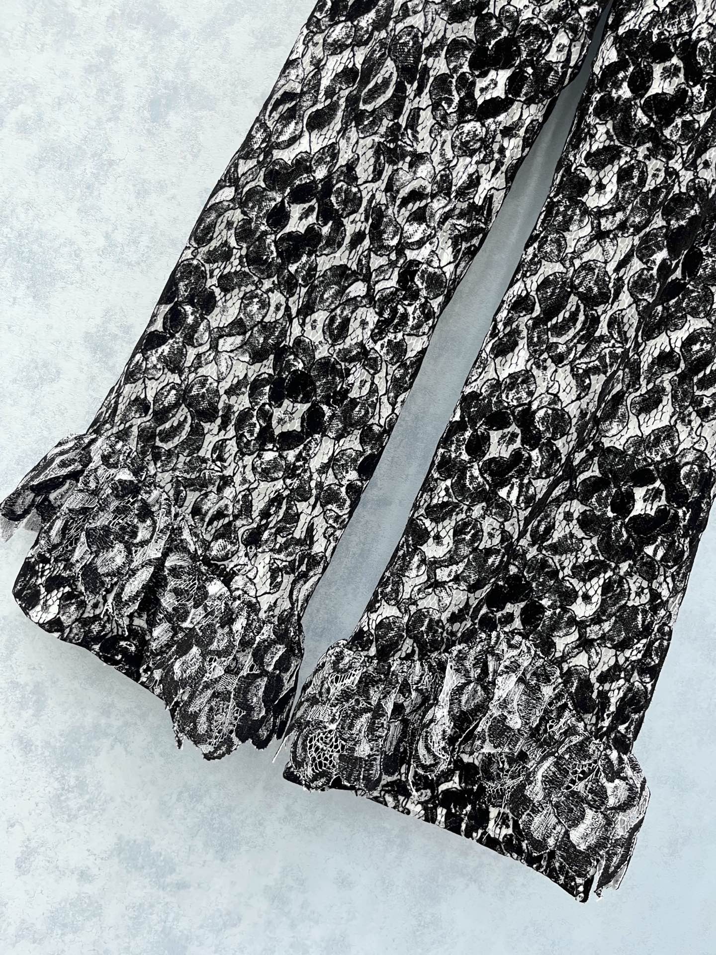 🛒𝐍𝐄𝐖 · 𝟐𝟎𝟐5/爆款【原版定制】Chane*｜ 2025新品蕾丝花边休闲裤 系列款定制YB进口材