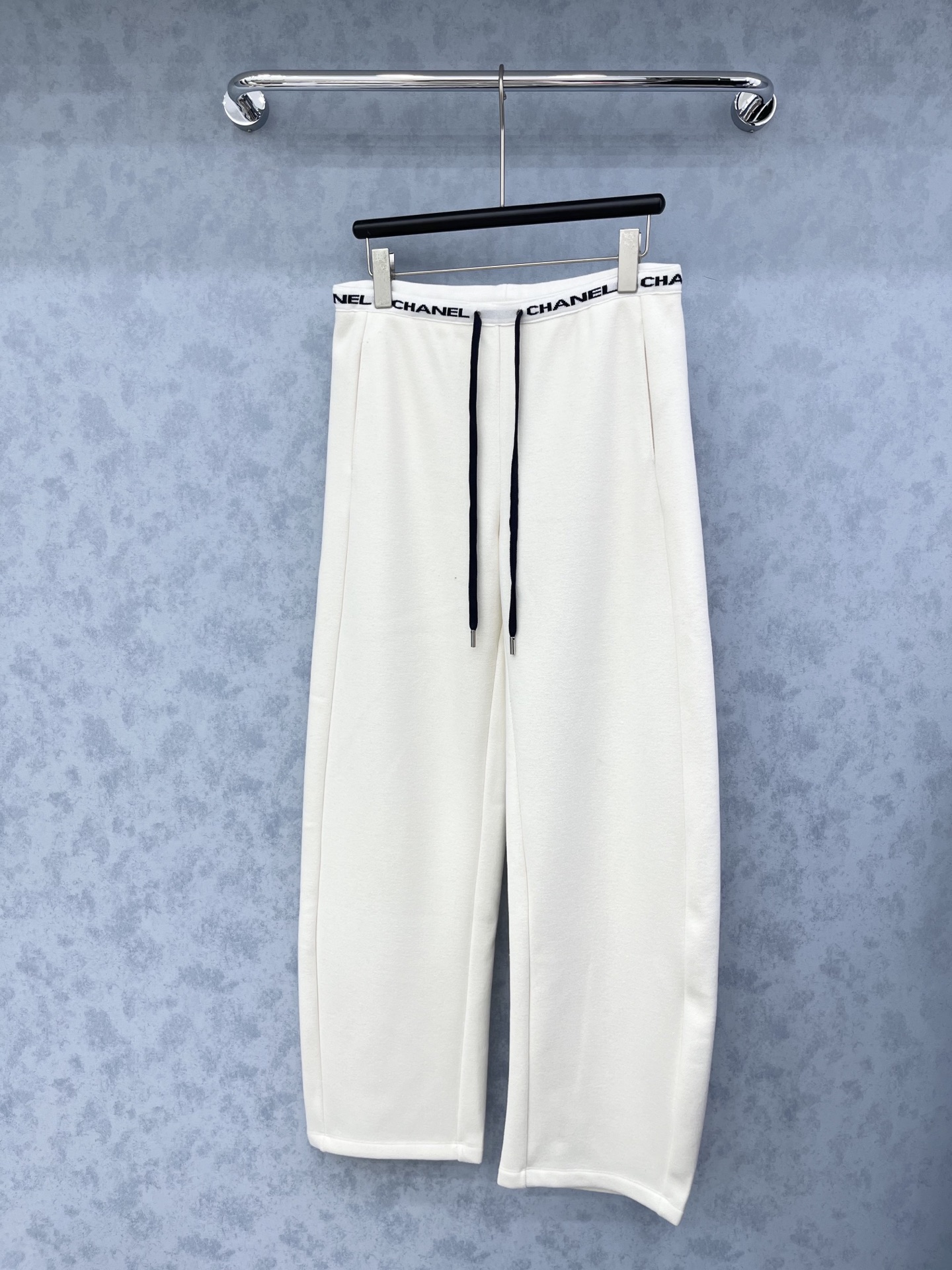 🛒𝐍𝐄𝐖 · 𝟐𝟎𝟐5/爆款现货原单品质 Cha*｜25新款加绒休闲裤重工抽绳拼接松紧腰工艺 高订面料亲