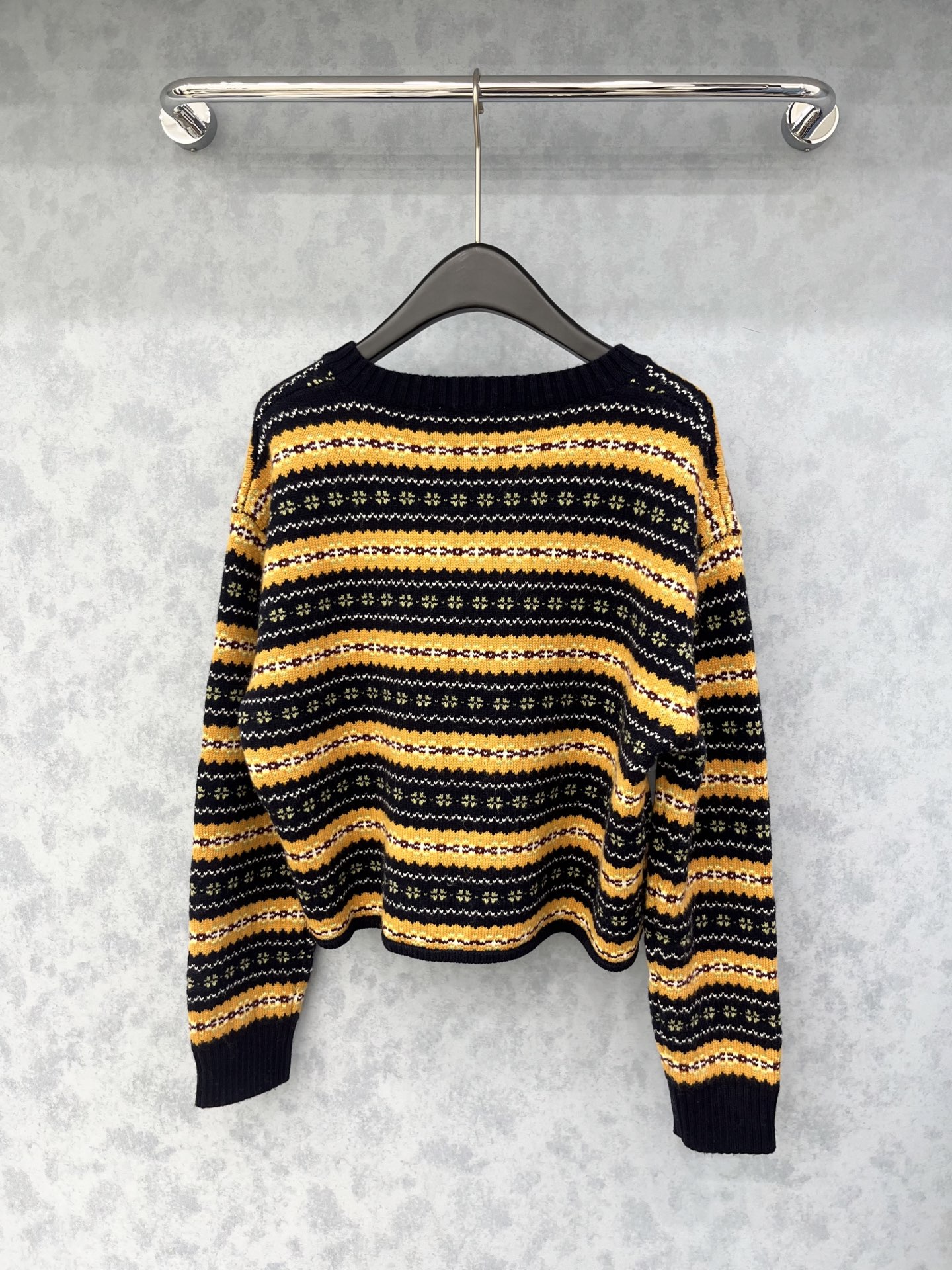 🛒𝐍𝐄𝐖 · 𝟐𝟎𝟐5/爆款现货【原版定制】𝐌𝐢𝐮𝐌𝐢*｜25新款美式羊绒羊毛V领毛衣 秋意渐浓的氛围感