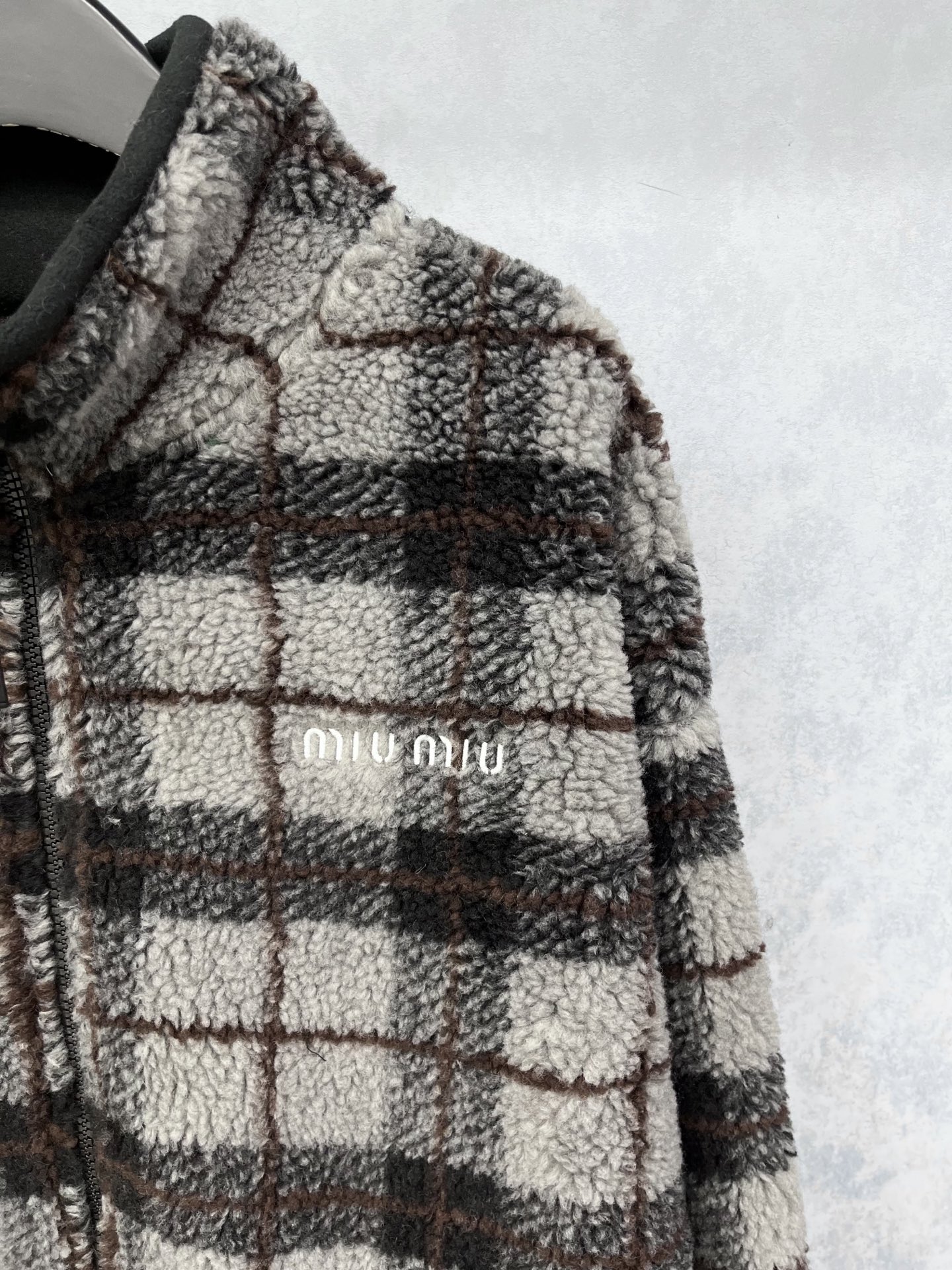 🛒𝐍𝐄𝐖 · 𝟐𝟎𝟐5/爆款现货【原版定制】 Miu Mi *｜2025新品摇粒绒拉链外套 系列款对比🆚