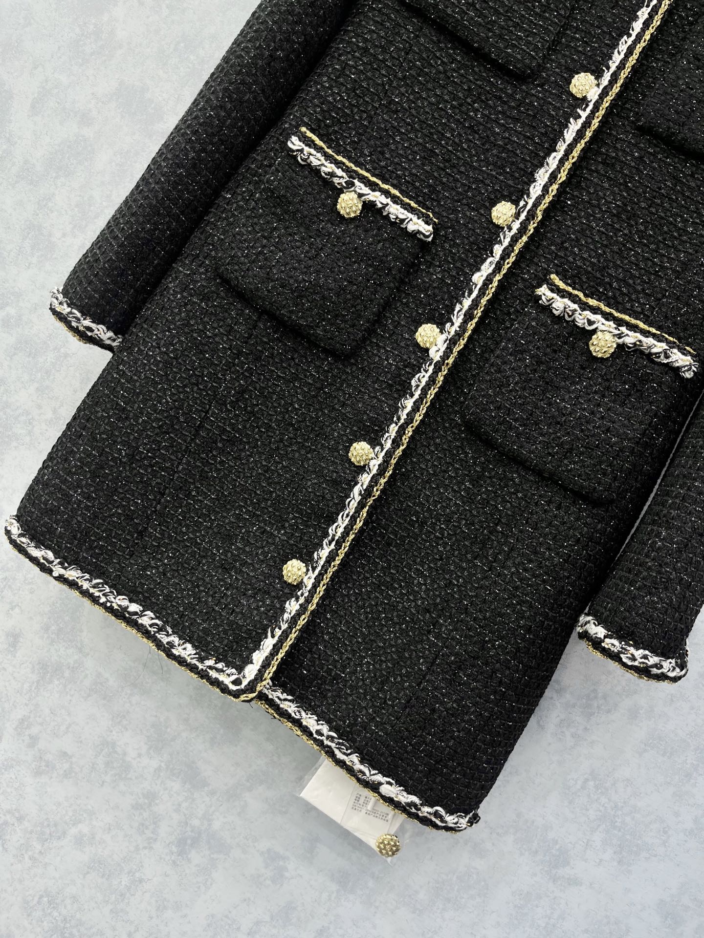 🛒𝐍𝐄𝐖 · 𝟐𝟎𝟐5/爆款现货【原版定制】Chane*｜2025新品黑金配色粗花呢圆领长款外套定制YB