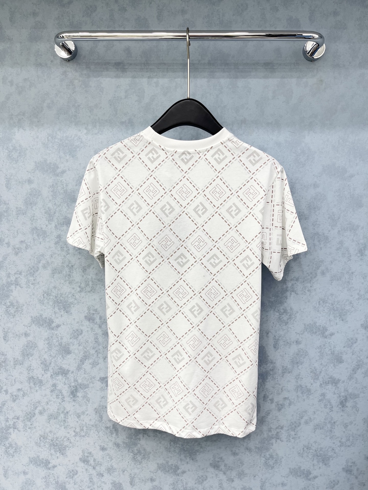 🛒𝐍𝐄𝐖 · 𝟐𝟎𝟐5/爆款现货原单品质 Fend*｜25新品印花短袖T恤精致版型上身巨显瘦！定制最新工