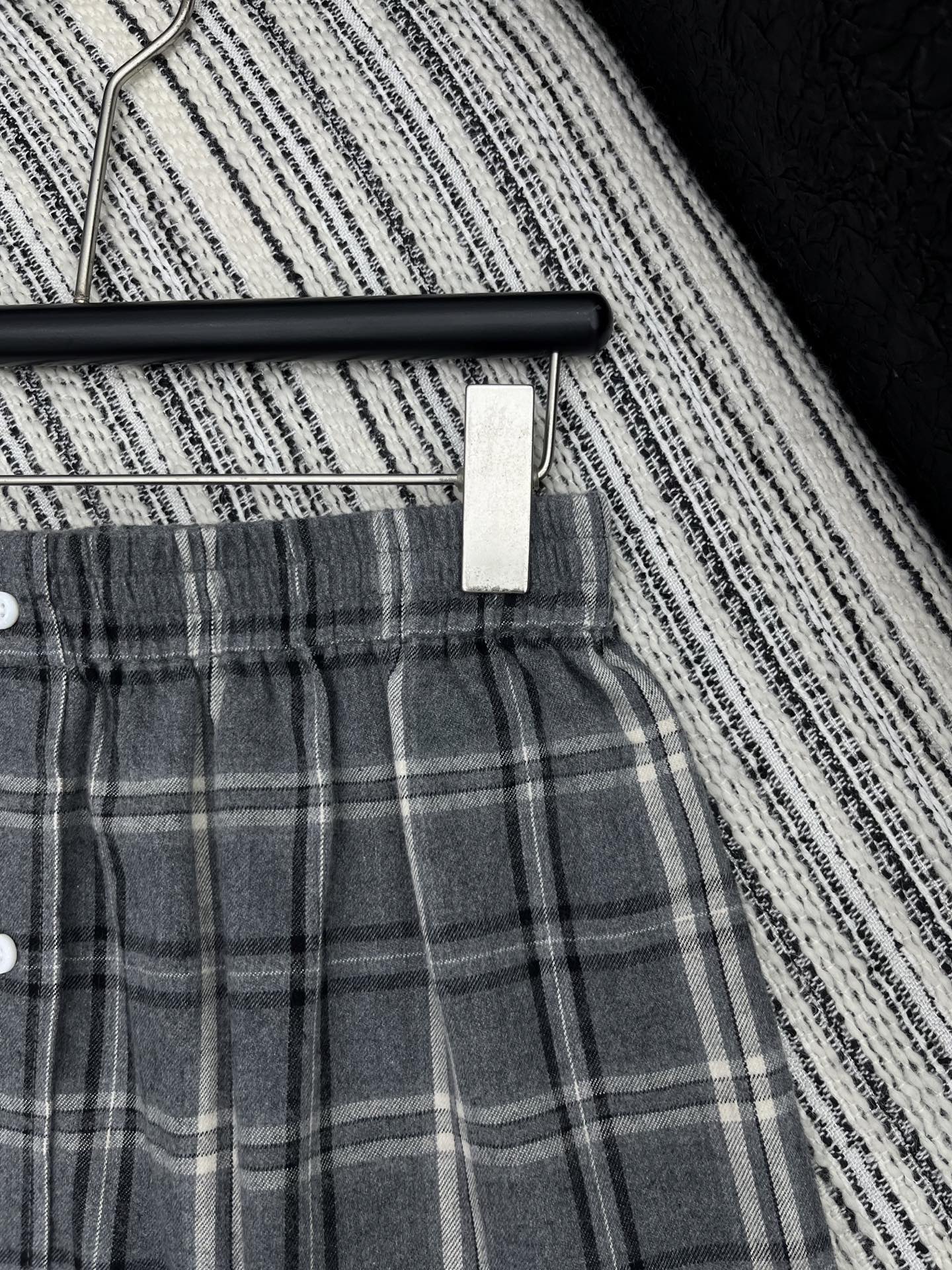 🛒𝐍𝐄𝐖 · 𝟐𝟎𝟐5/爆款现货【原版定制】 Miu Mi *｜2025新品格纹松紧半裙对比🆚品质 定制