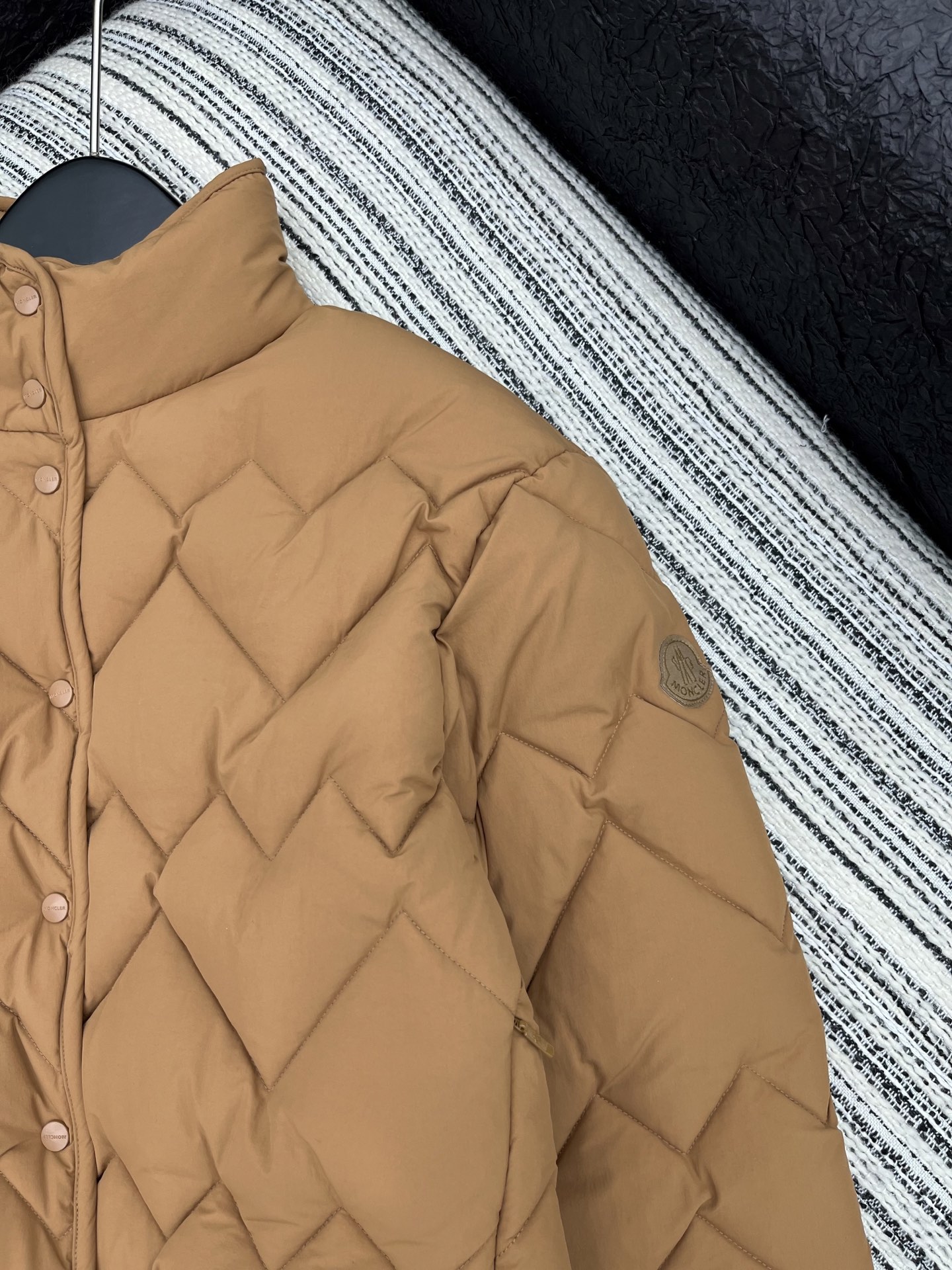 🛒𝐍𝐄𝐖 · 𝟐𝟎𝟐5/爆款现货【原版定制】Moncle*｜2025新品立领羽绒服外套定制YB进口材质，