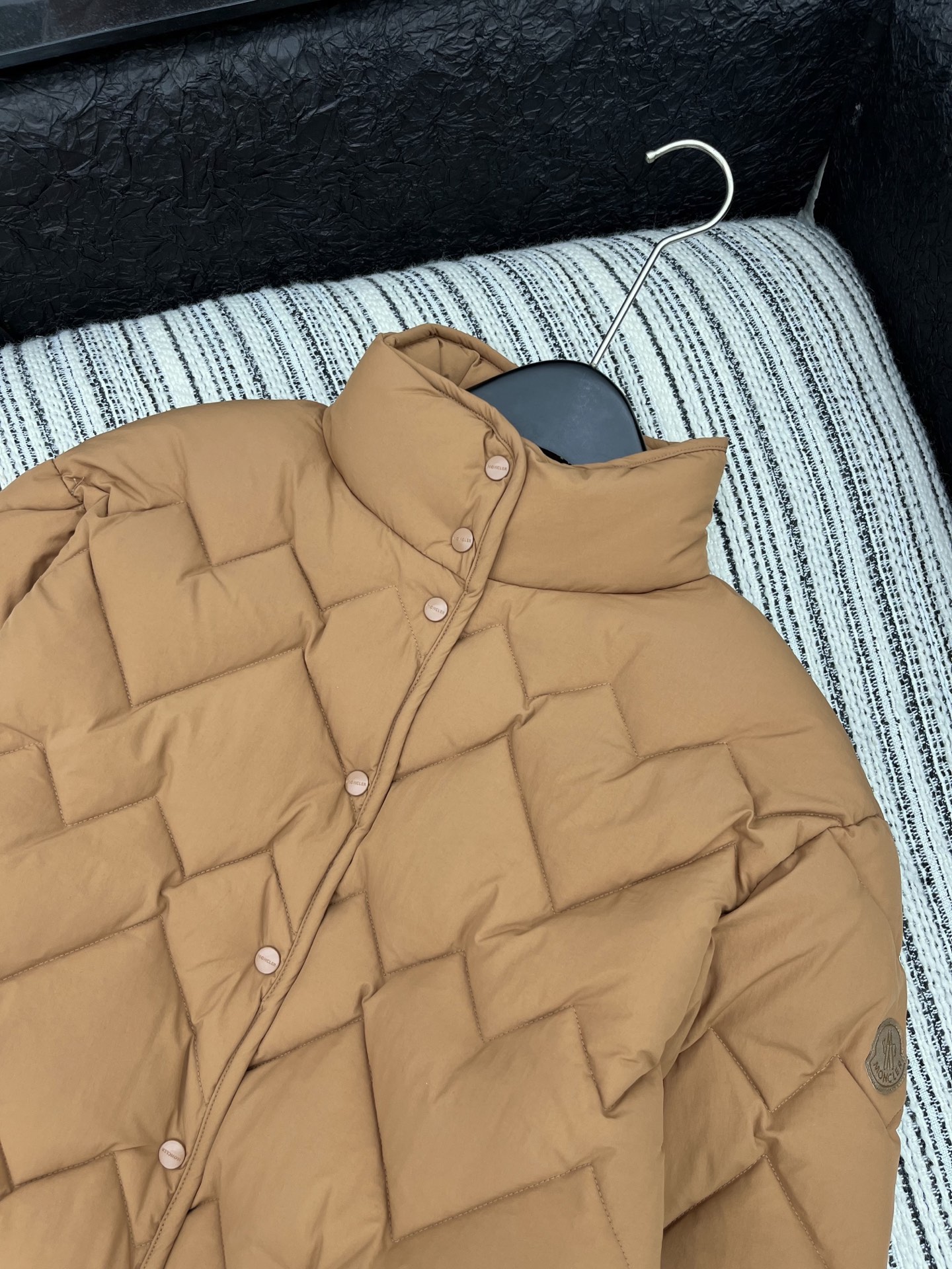 🛒𝐍𝐄𝐖 · 𝟐𝟎𝟐5/爆款现货【原版定制】Moncle*｜2025新品立领羽绒服外套定制YB进口材质，