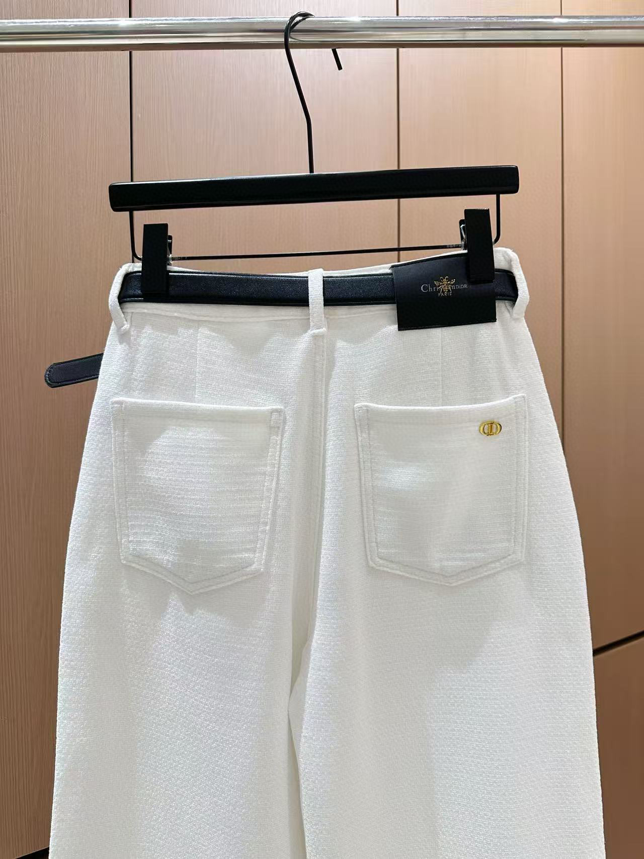 🛒𝐍𝐄𝐖 · 𝟐𝟎𝟐5/爆款现货设计师原创｜2025金色盘扣牛仔裤【配腰带】定制YB斜纹棉牛仔材质 工艺