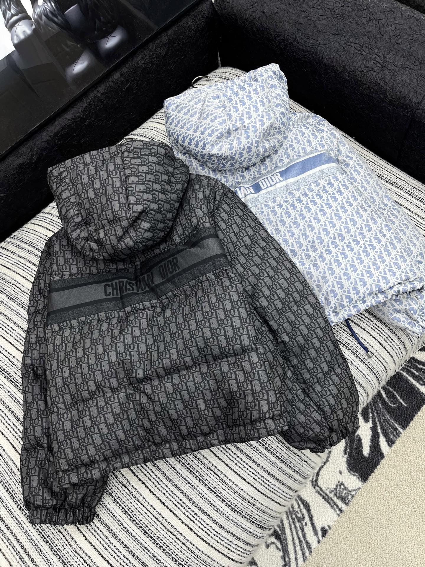 🛒𝐍𝐄𝐖 · 𝟐𝟎𝟐5/爆款现货原单品质 Dio*｜25新款带帽老花拉链羽绒服外套爆单系列款 气质女神必