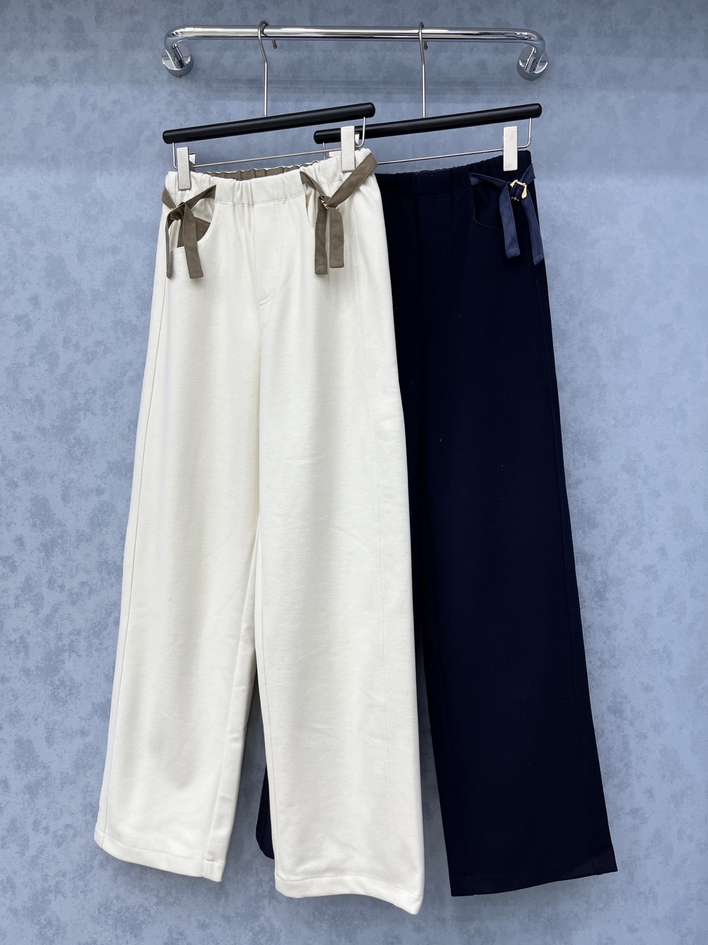 🛒𝐍𝐄𝐖 · 𝟐𝟎𝟐5/爆款现货原单品质 Cha*｜25新款加绒休闲裤重工抽绳拼接松紧腰工艺 高订面料亲