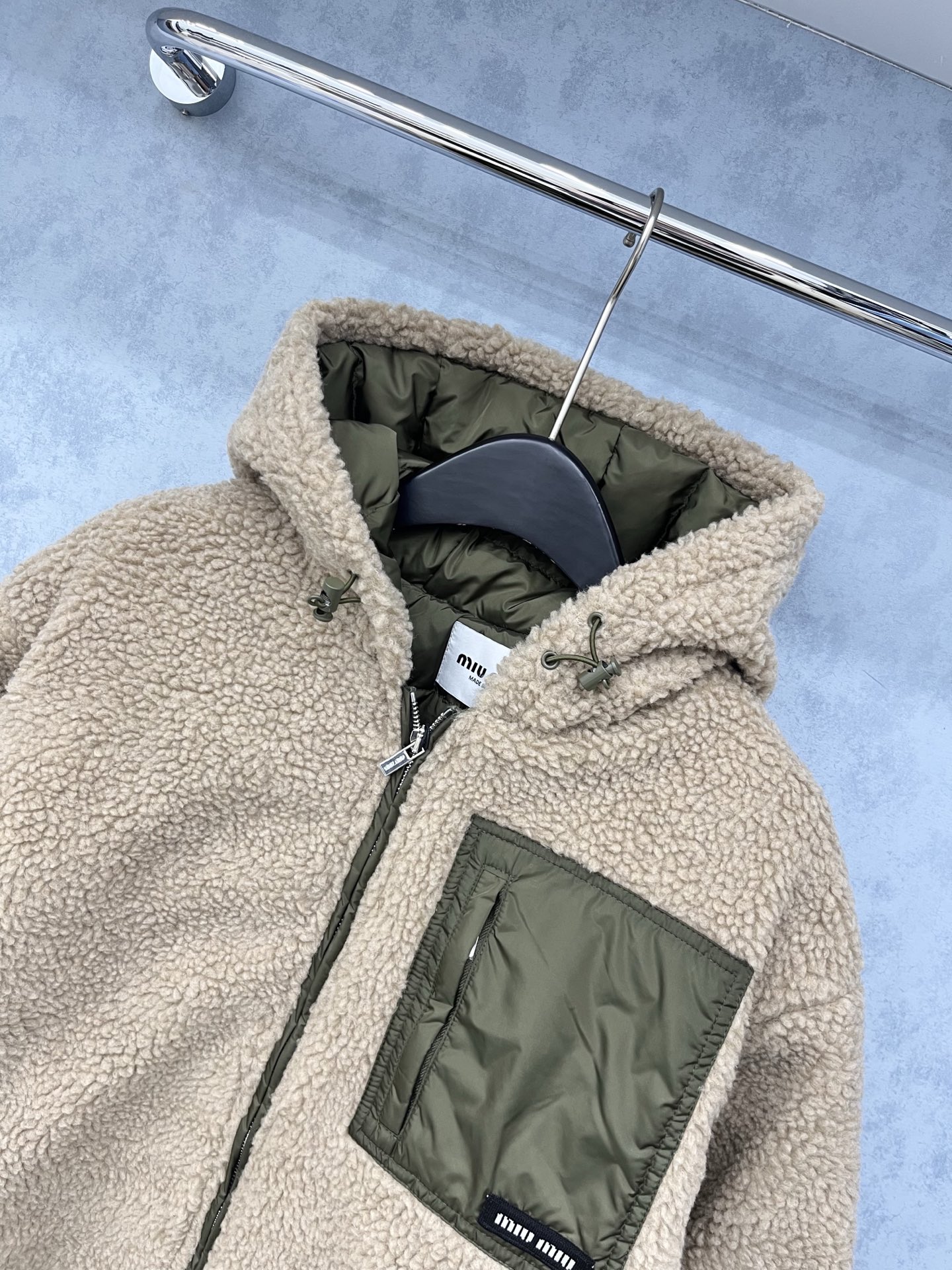 🛒𝐍𝐄𝐖 · 𝟐𝟎𝟐5/爆款现货【原版定制】 Miu Mi *｜2025新品摇粒绒夹棉拉链外套 系列款对