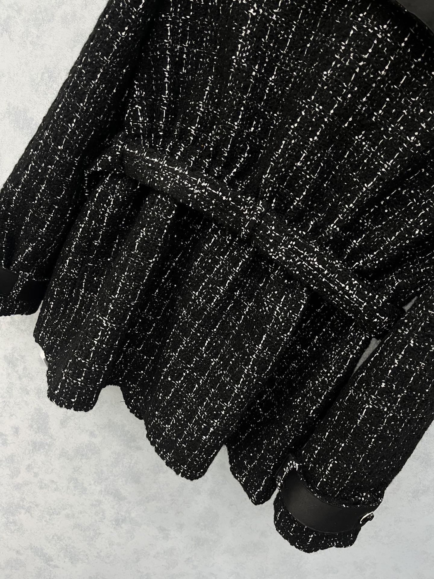 🛒𝐍𝐄𝐖 · 𝟐𝟎𝟐5/爆款现货【原版定制】Chane*｜2025新品粗花呢立领系带蚂蚁腰外套定制YB进