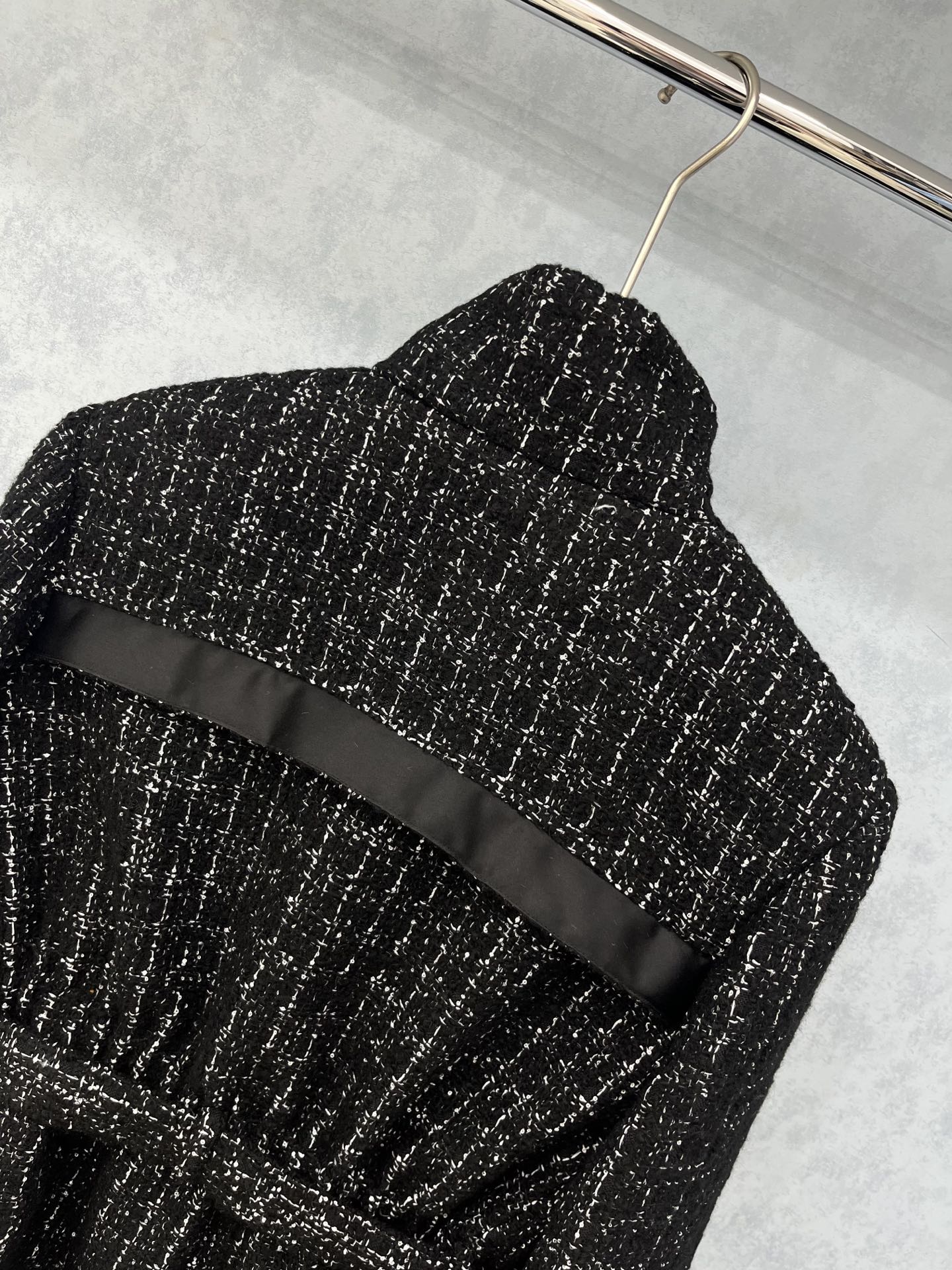 🛒𝐍𝐄𝐖 · 𝟐𝟎𝟐5/爆款现货【原版定制】Chane*｜2025新品粗花呢立领系带蚂蚁腰外套定制YB进