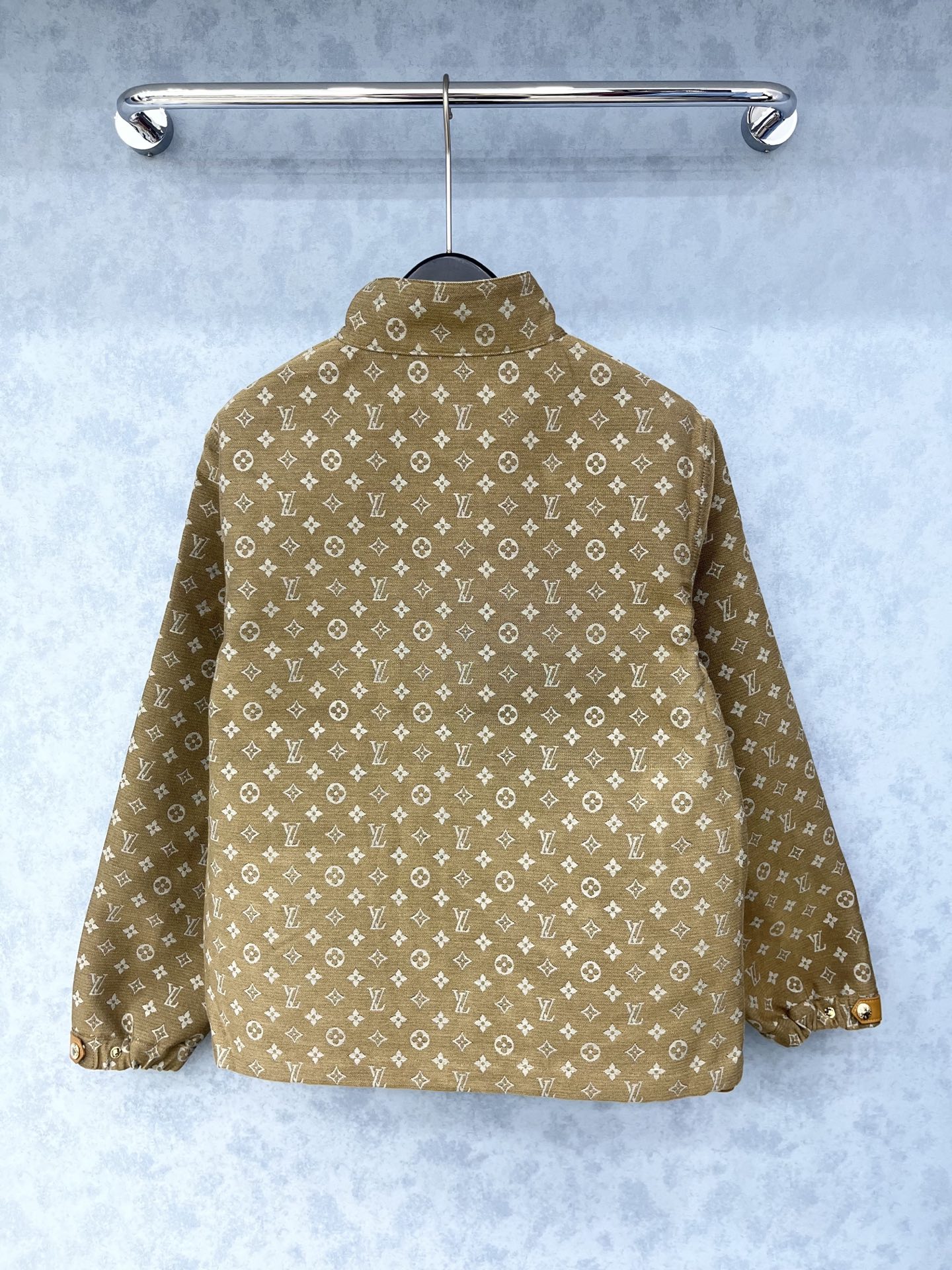 🛒𝐍𝐄𝐖 · 𝟐𝟎𝟐5/爆款现货【原版定制】Lv*｜ 2025新品提花夹克外套 男女同款定制YB进口材质