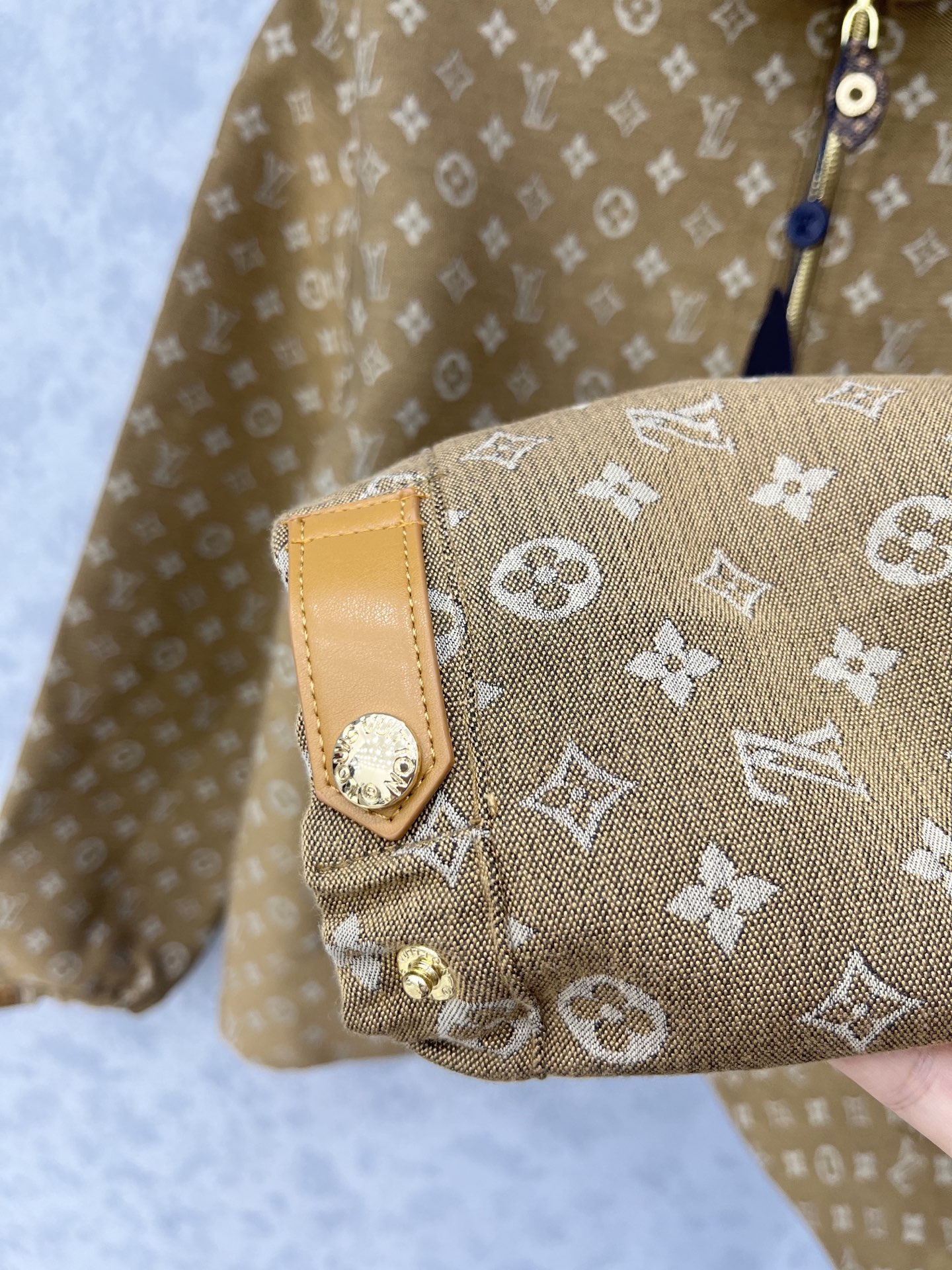 🛒𝐍𝐄𝐖 · 𝟐𝟎𝟐5/爆款现货【原版定制】Lv*｜ 2025新品提花夹克外套 男女同款定制YB进口材质