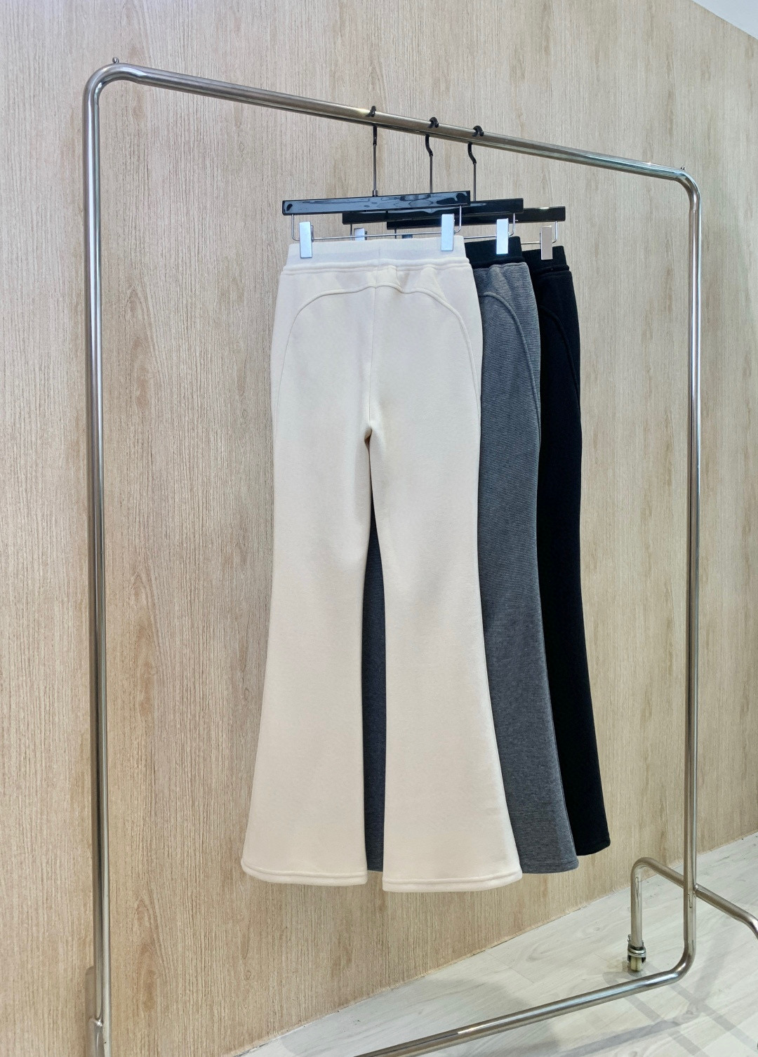 🛒𝐍𝐄𝐖 · 𝟐𝟎𝟐5/爆款现货设计师 原创｜25新品微喇羊毛休闲裤！定制版型 极简主义法式优雅的气质风