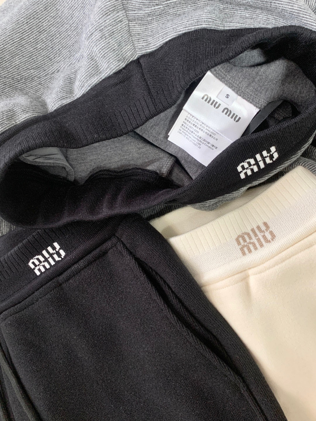 🛒𝐍𝐄𝐖 · 𝟐𝟎𝟐5/爆款现货设计师 原创｜25新品微喇羊毛休闲裤！定制版型 极简主义法式优雅的气质风