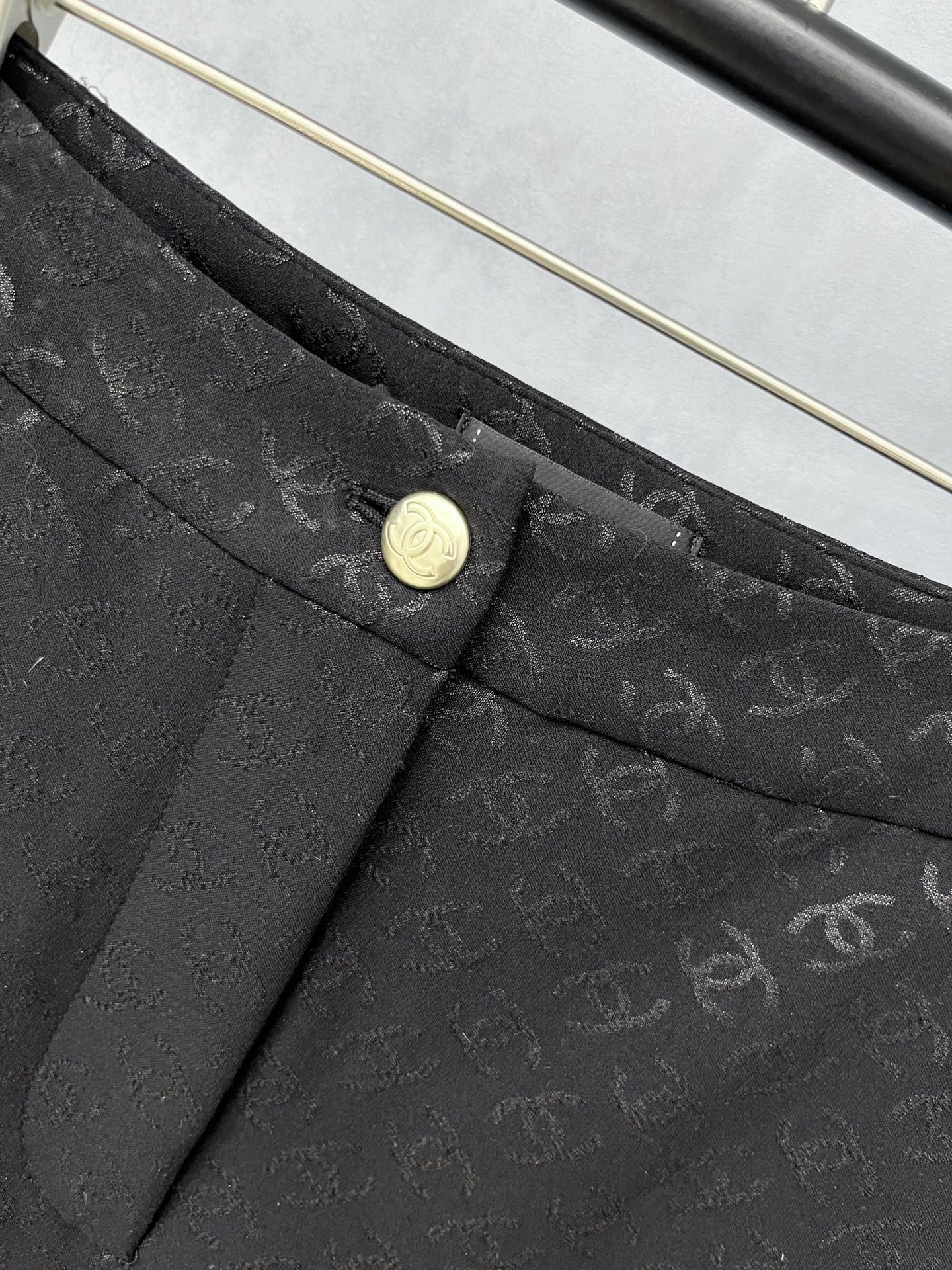 🛒𝐍𝐄𝐖 · 𝟐𝟎𝟐5/爆款现货原单品质 Chan*｜25秋冬新品滑雪🎿系列羽绒裤 系列款提花字母装饰设